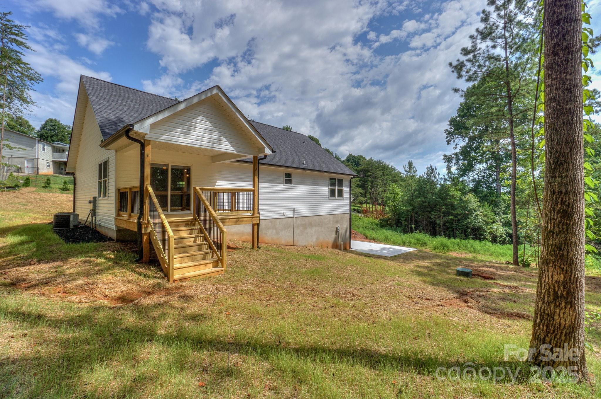 110 S Yadkin River Road