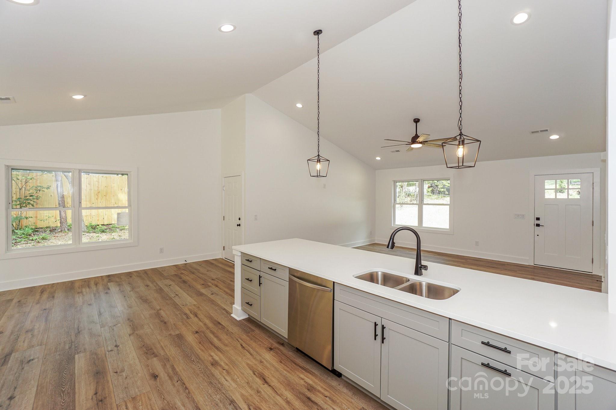 110 S Yadkin River Road