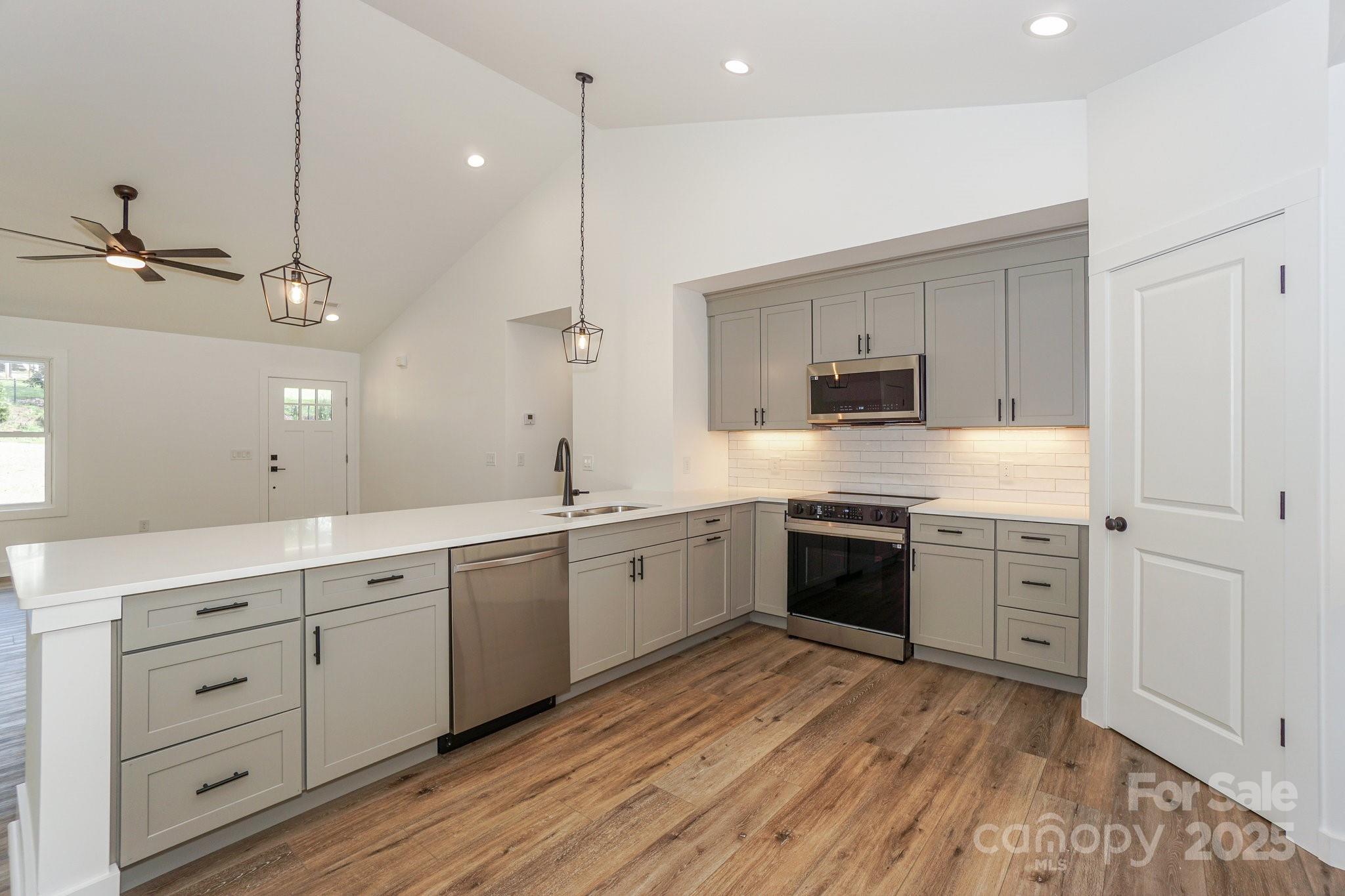 110 S Yadkin River Road