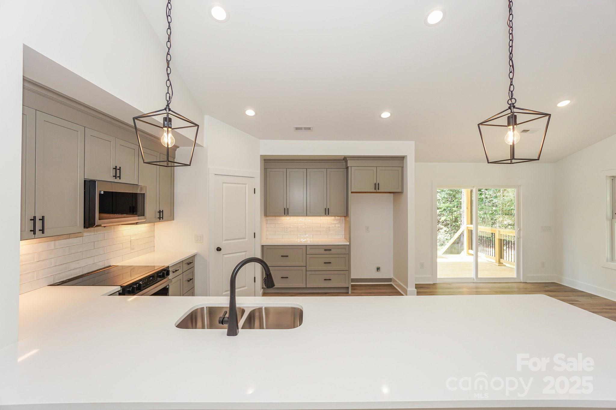 110 S Yadkin River Road