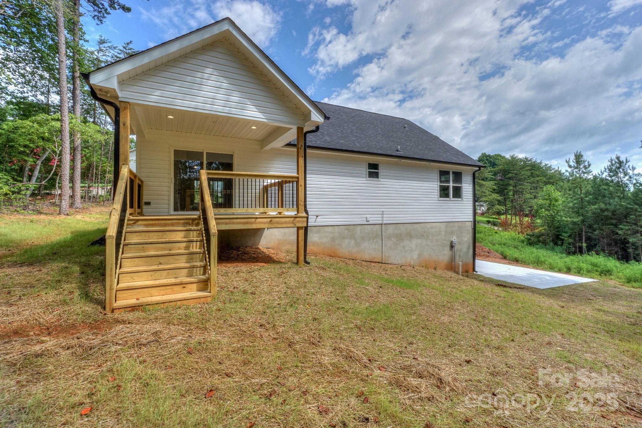 110 S Yadkin River Road