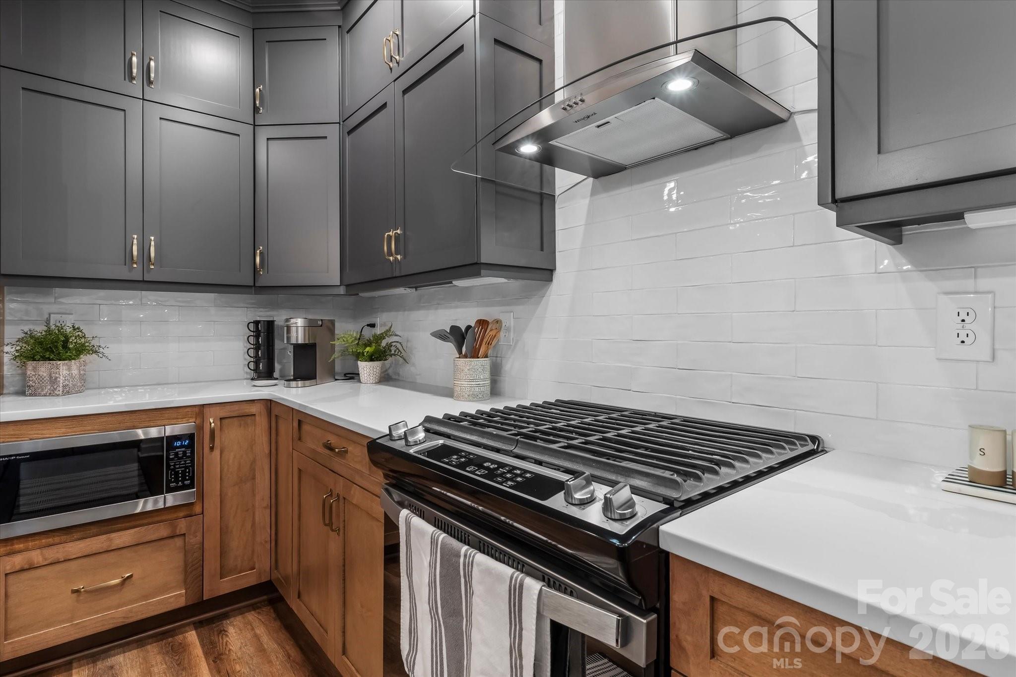 21556 Old Canal Street