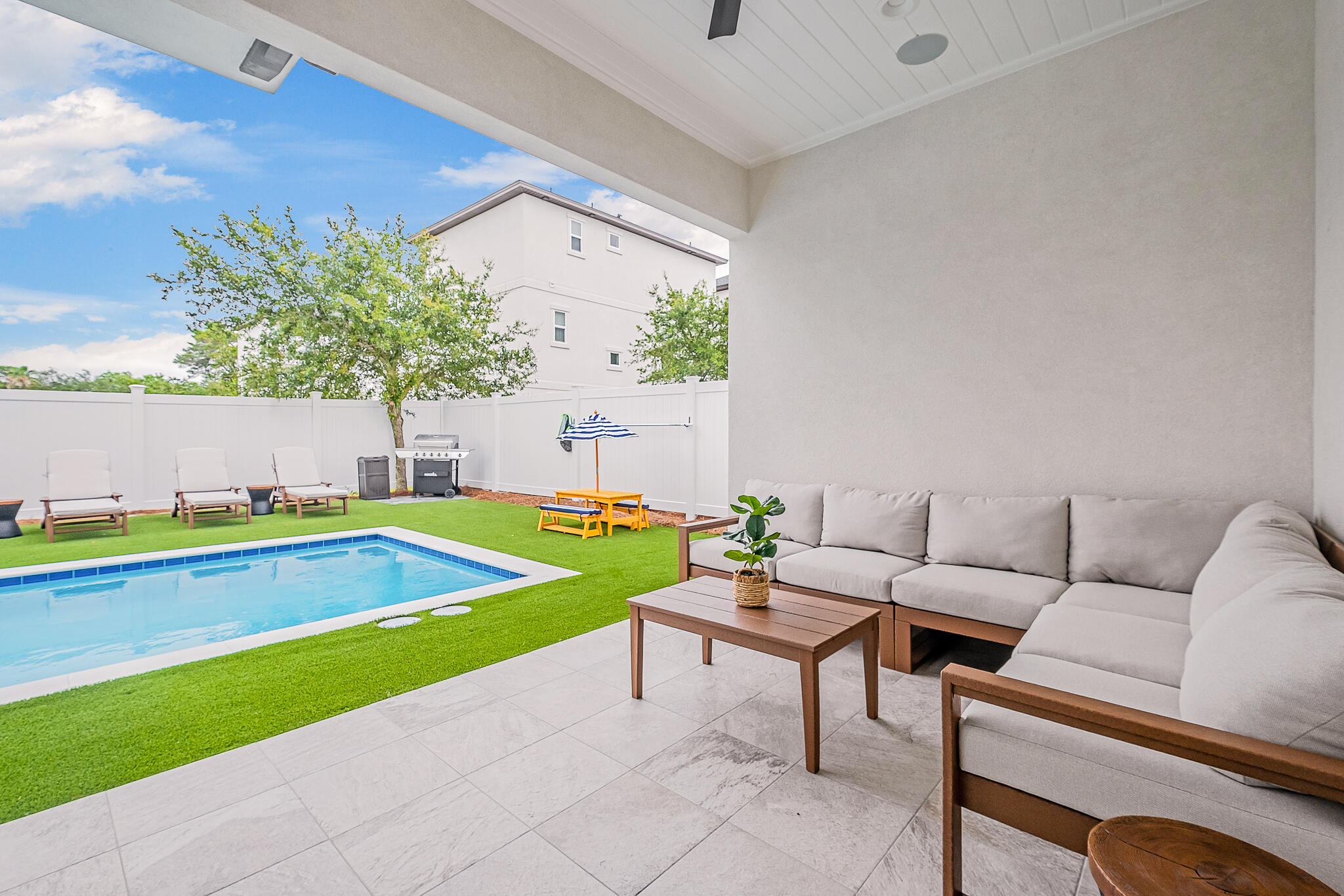17 Boswells Court
