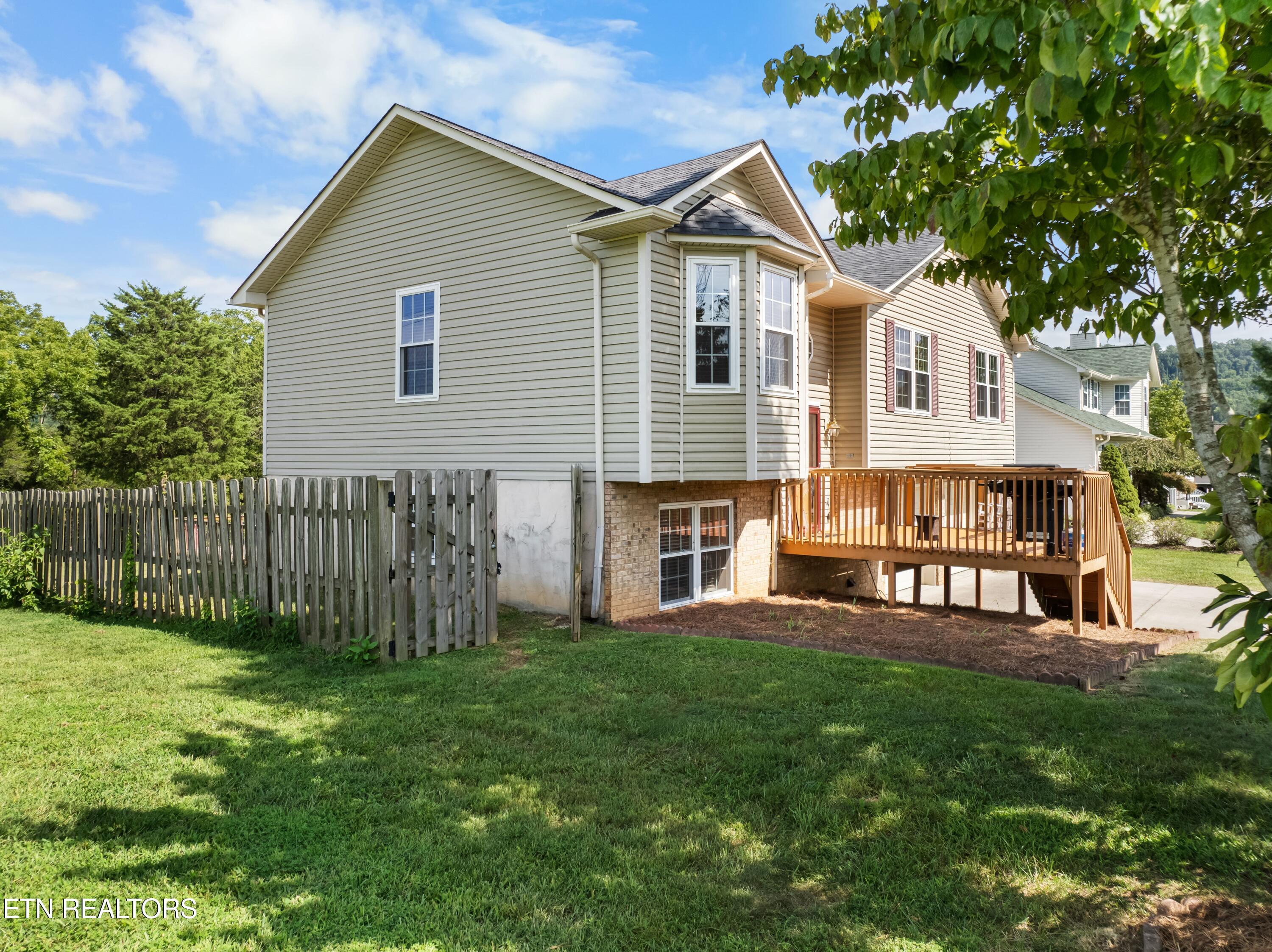 6844 Rambling Brooks Lane