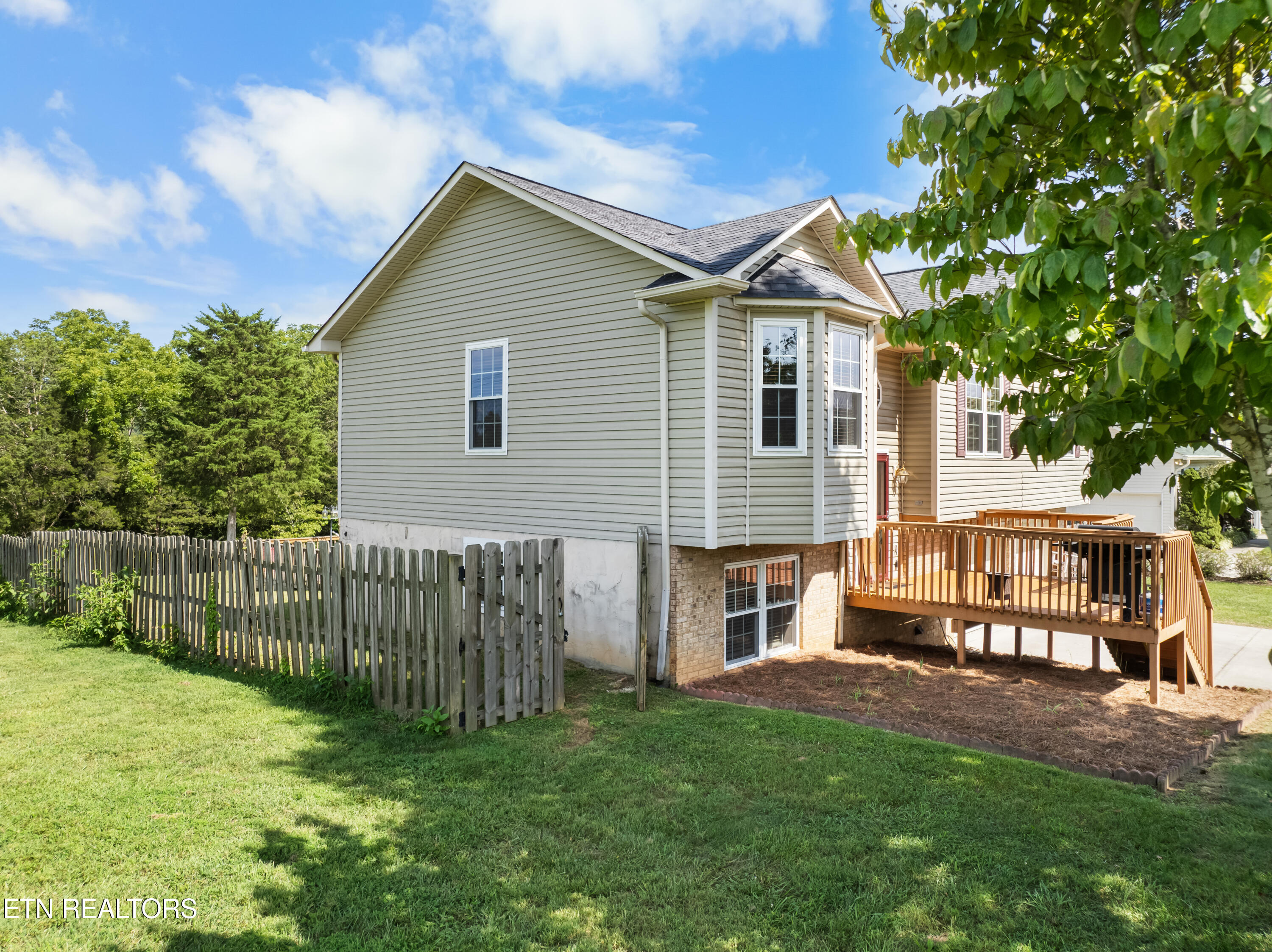 6844 Rambling Brooks Lane