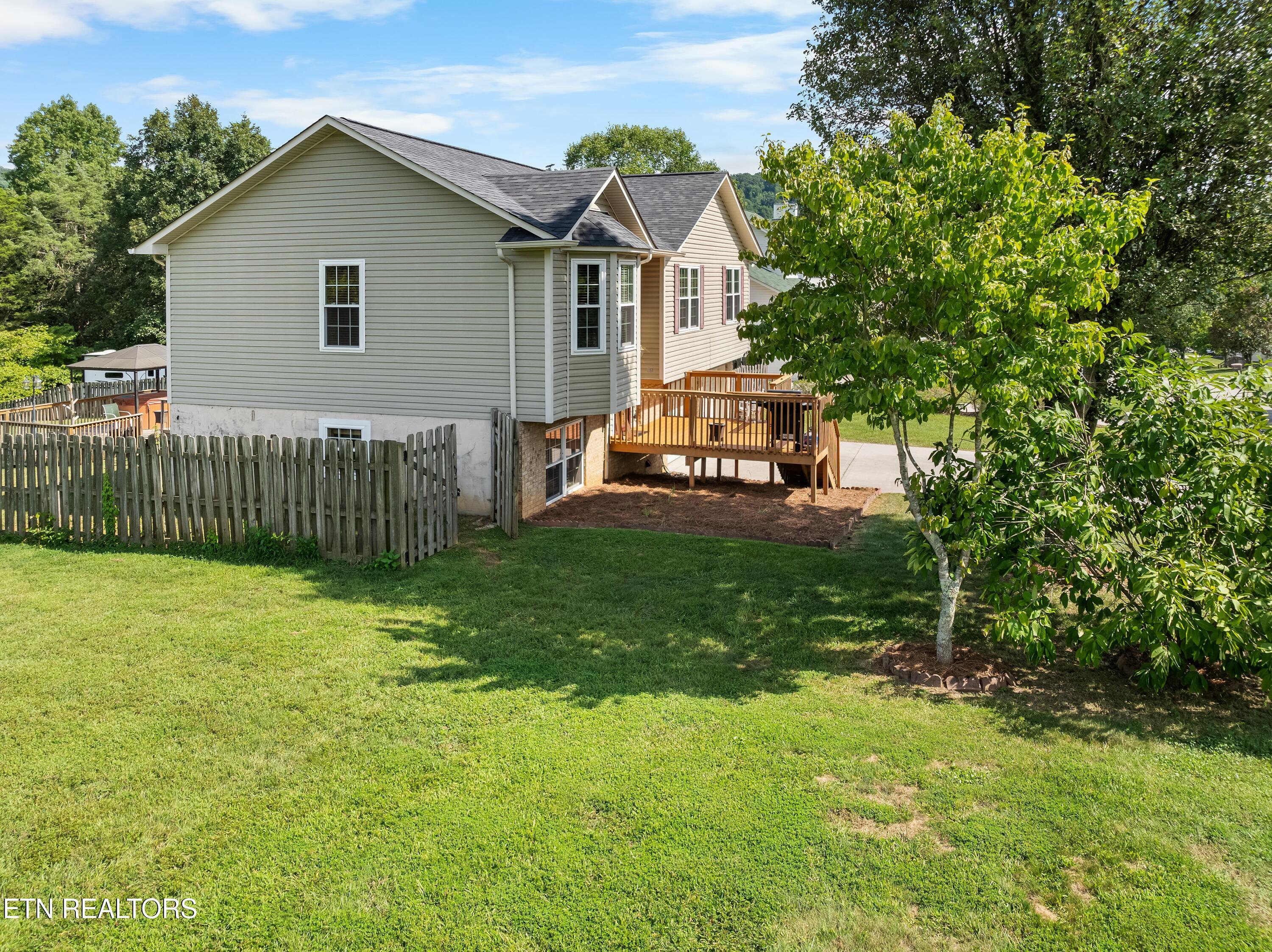 6844 Rambling Brooks Lane