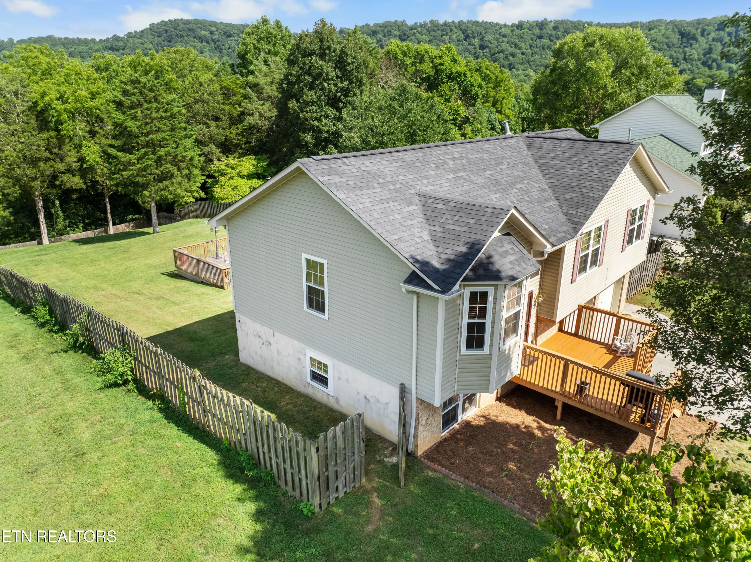 6844 Rambling Brooks Lane