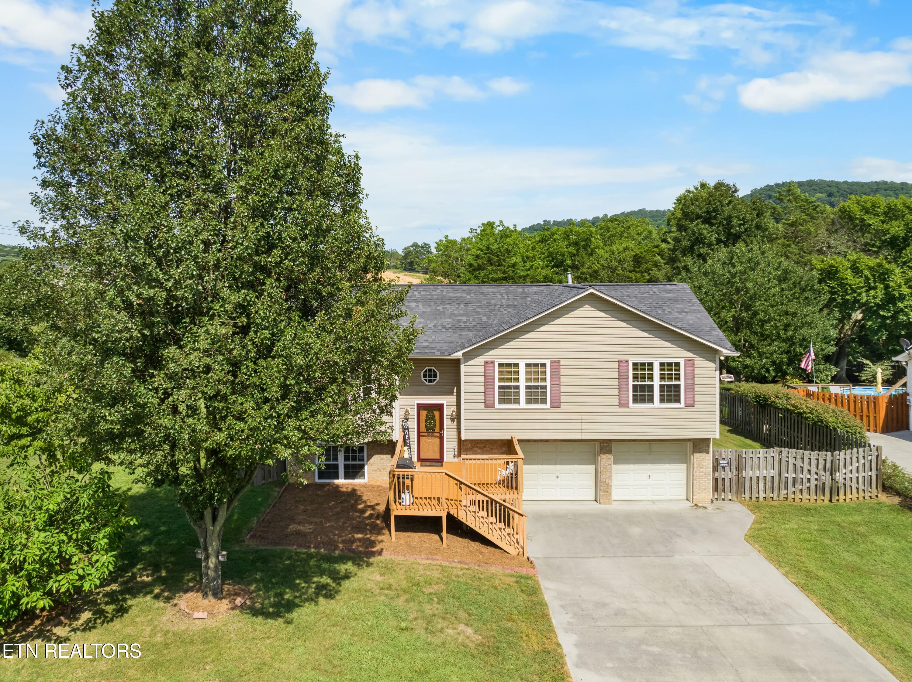 6844 Rambling Brooks Lane
