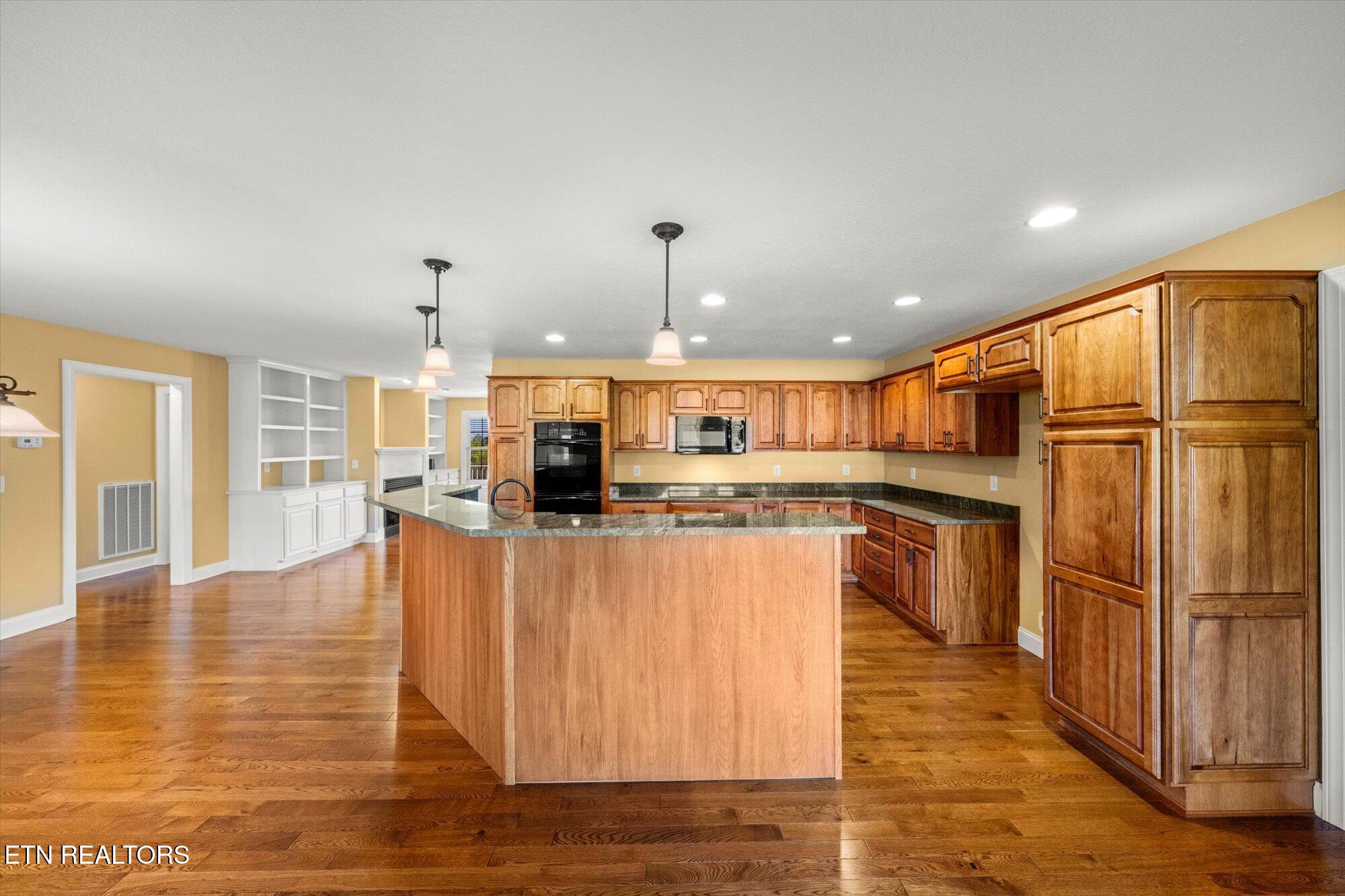 120 Graves Vance Rd