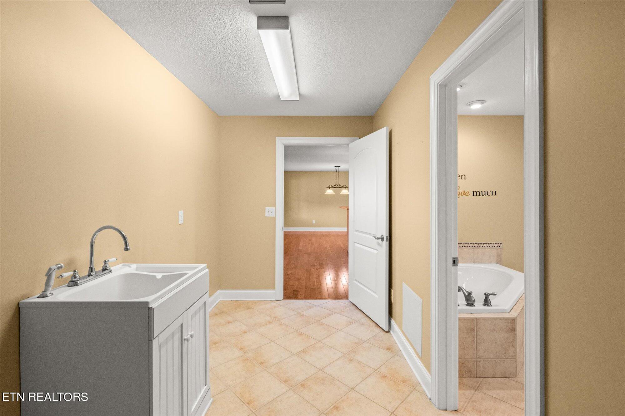 120 Graves Vance Rd