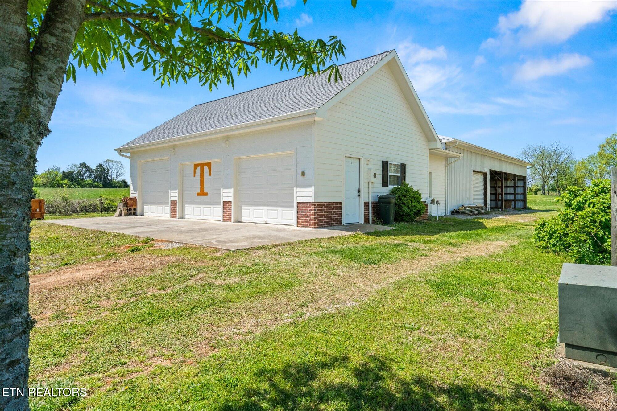 120 Graves Vance Rd
