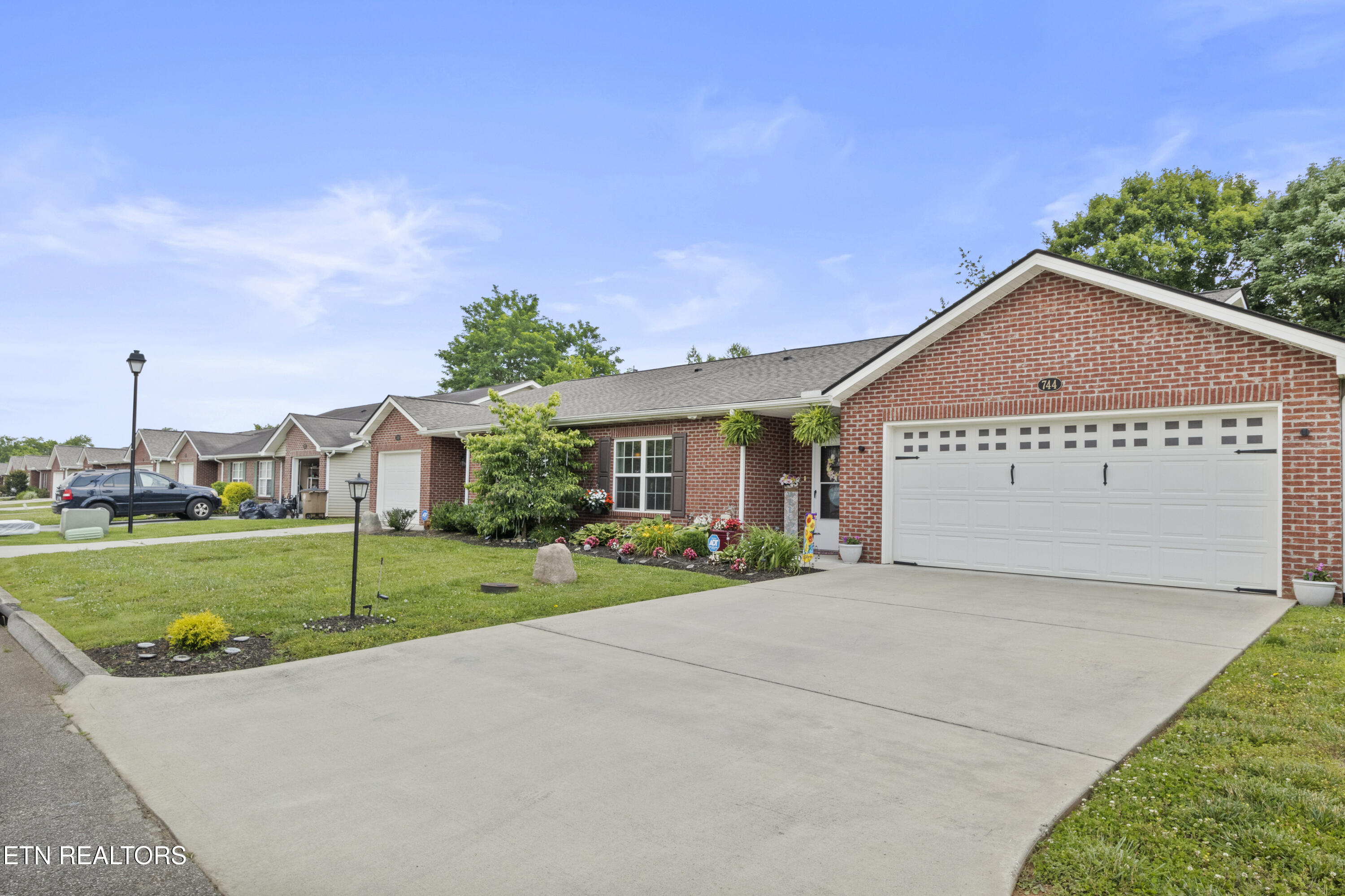 744 Spring Park Rd