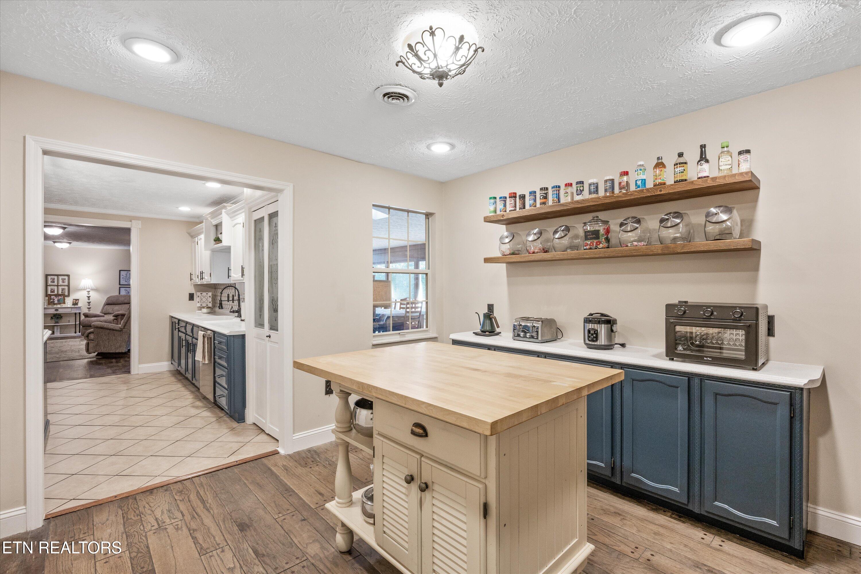 1200 Farrington Drive