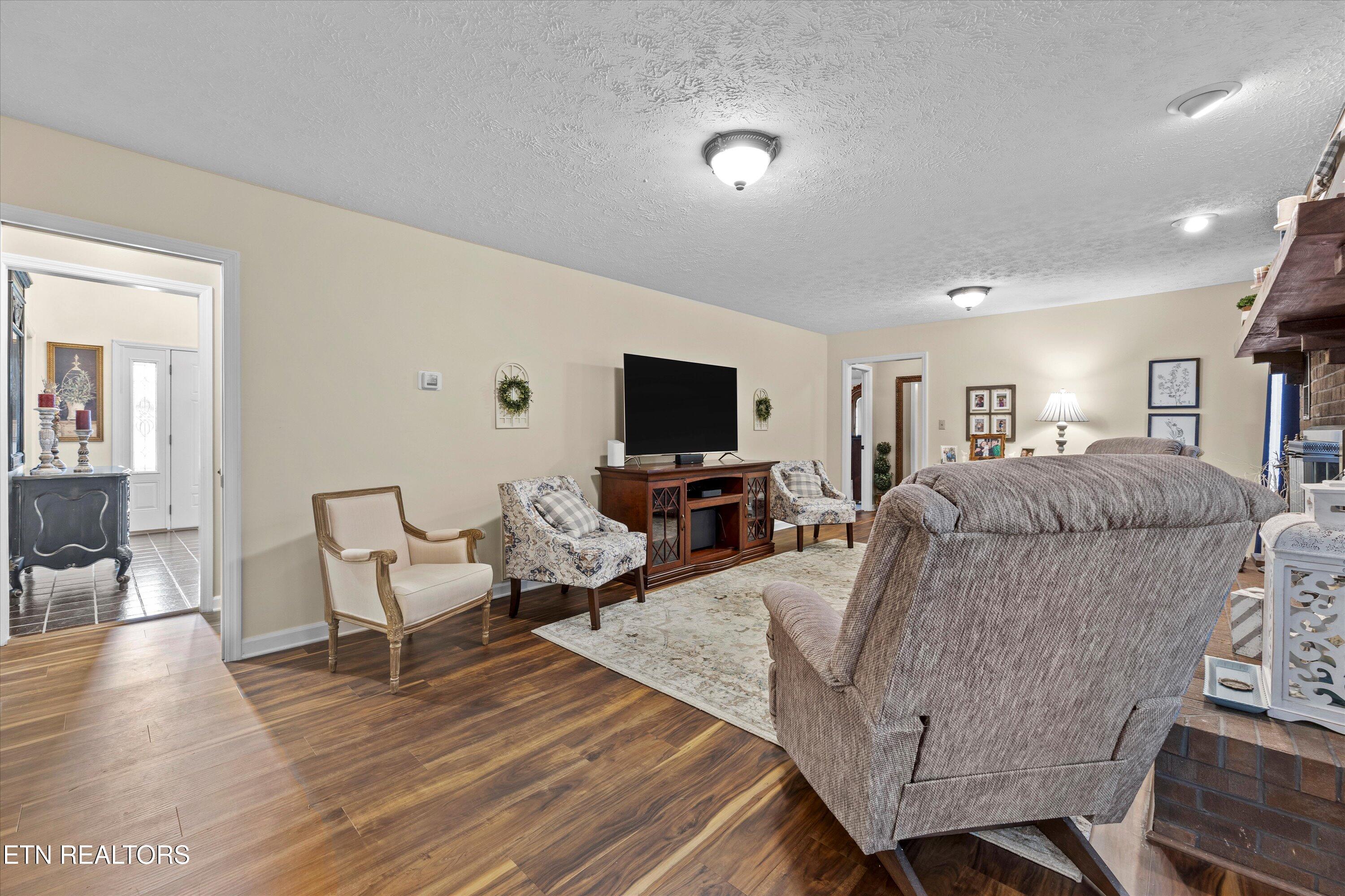 1200 Farrington Drive