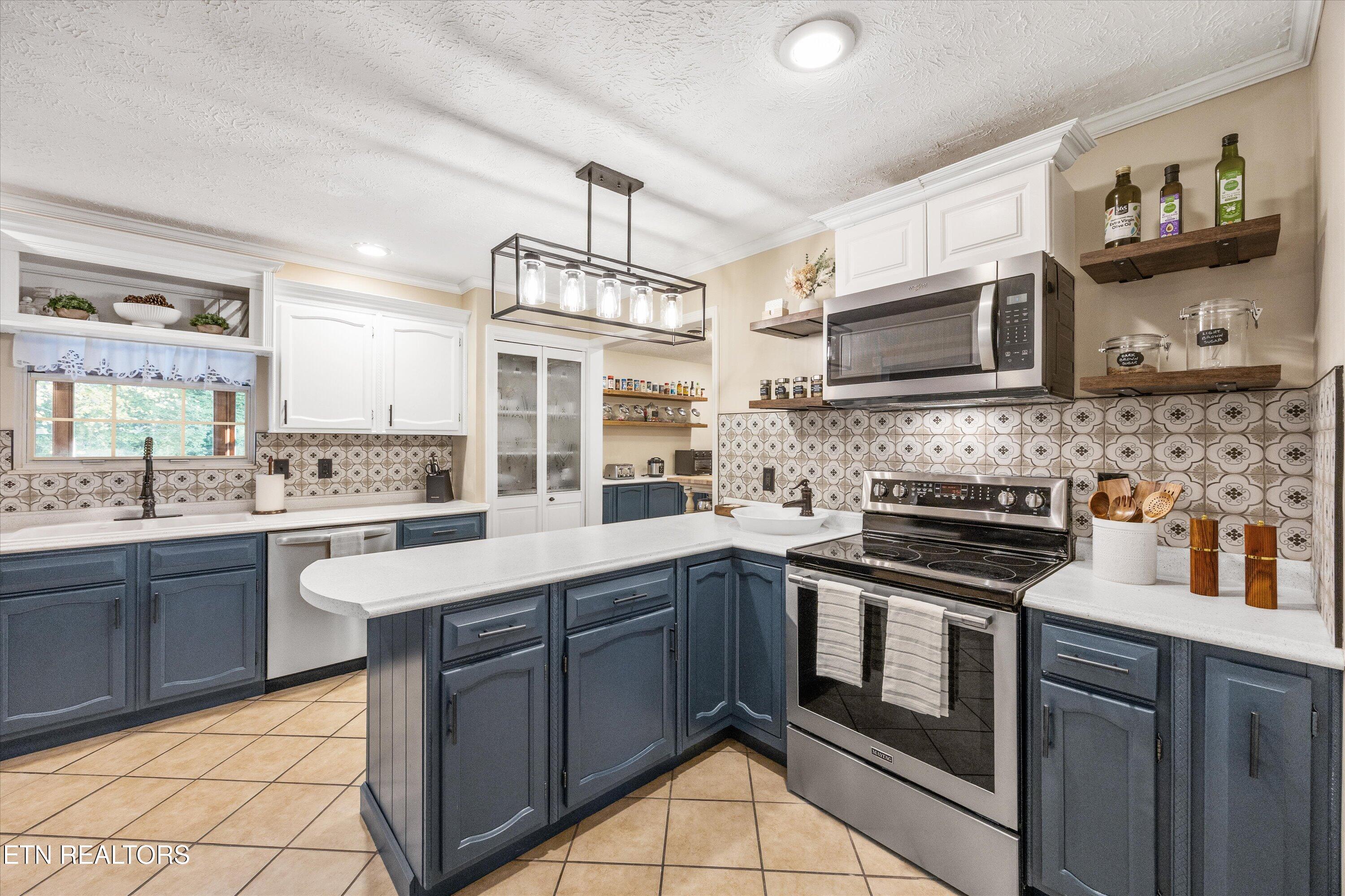 1200 Farrington Drive