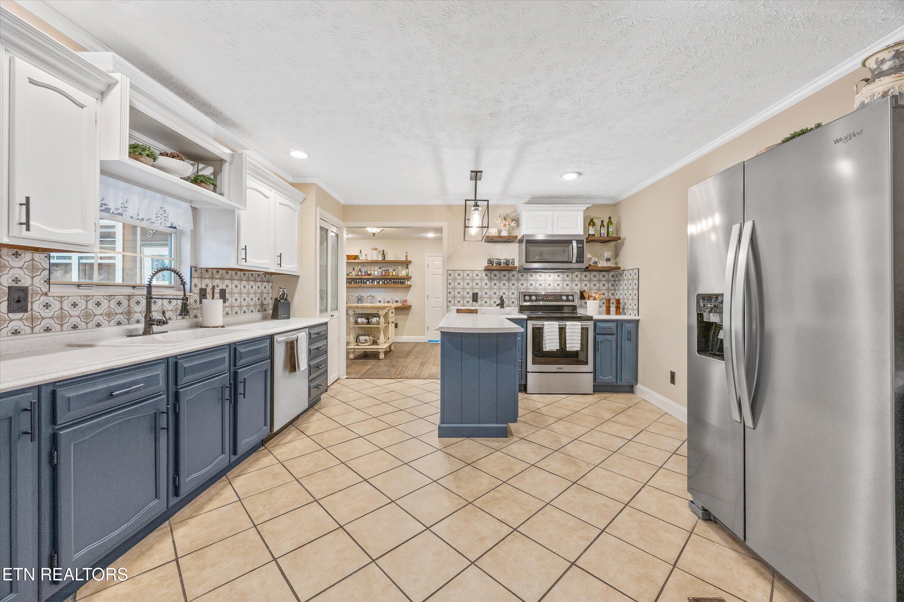 1200 Farrington Drive