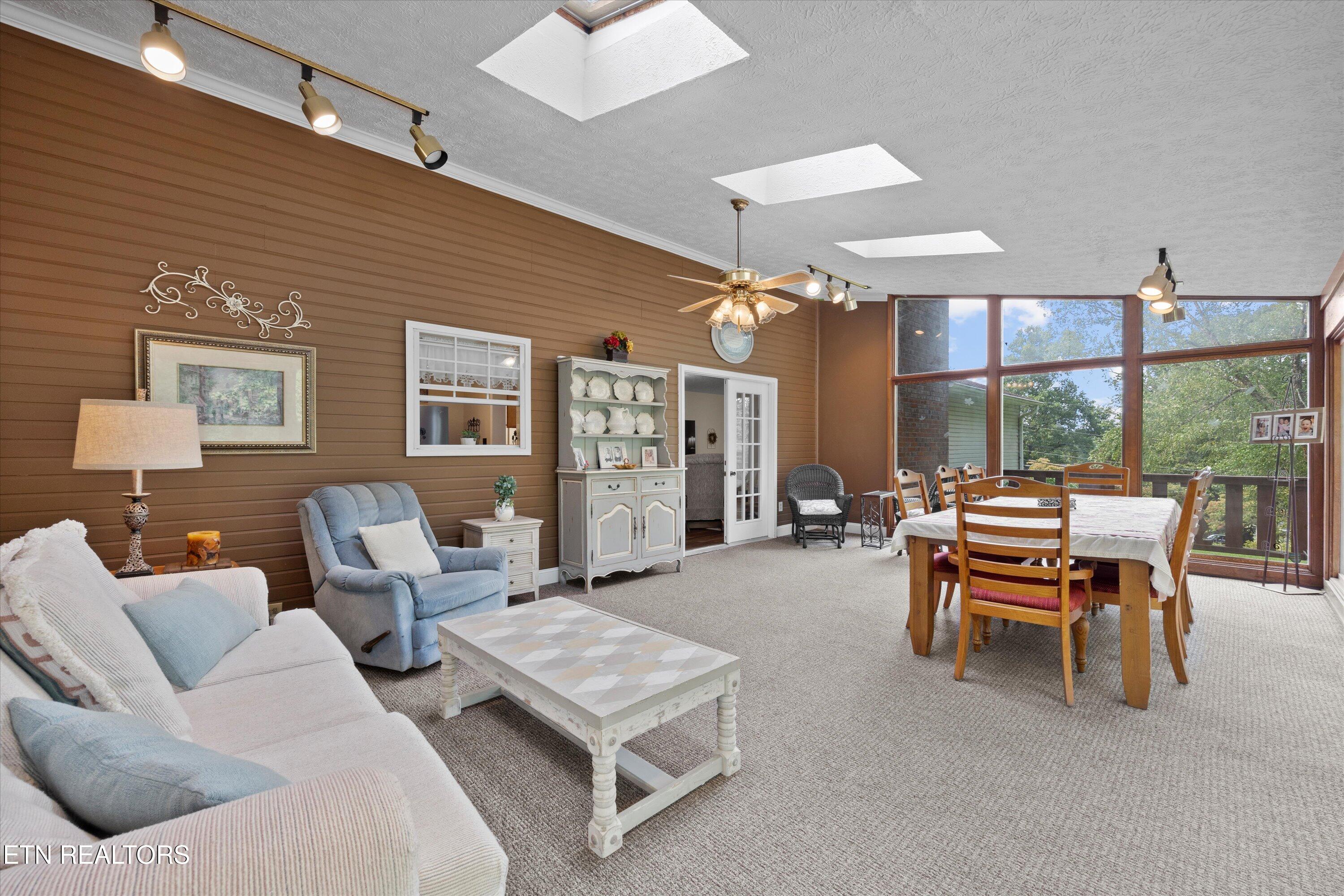 1200 Farrington Drive