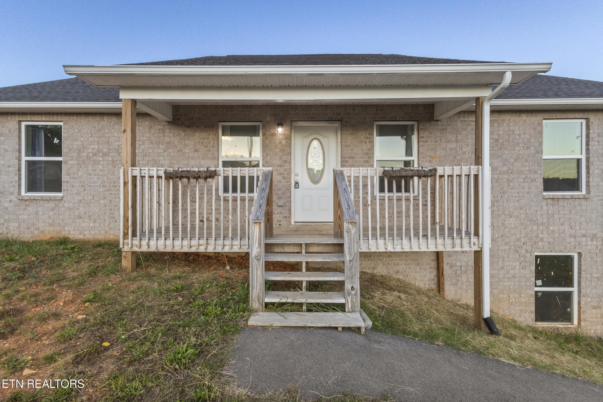 802 Forgety Rd