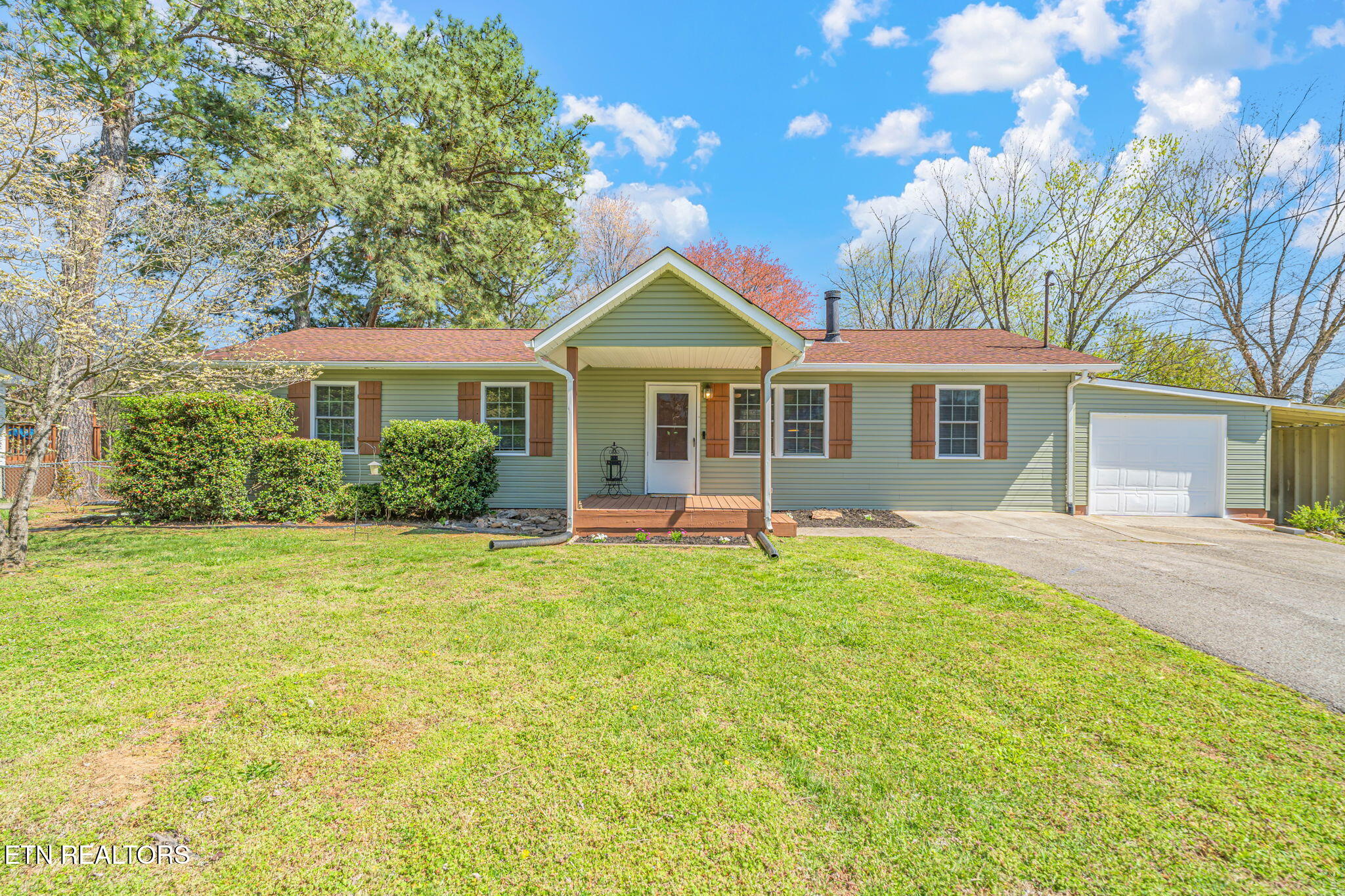 807 Lafollette Drive