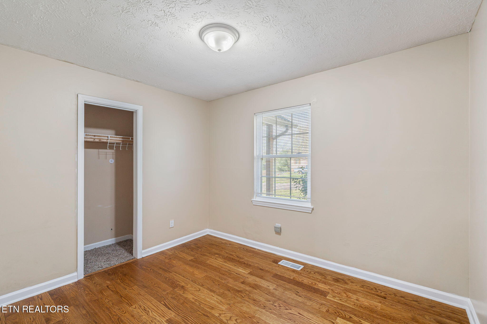 807 Lafollette Drive