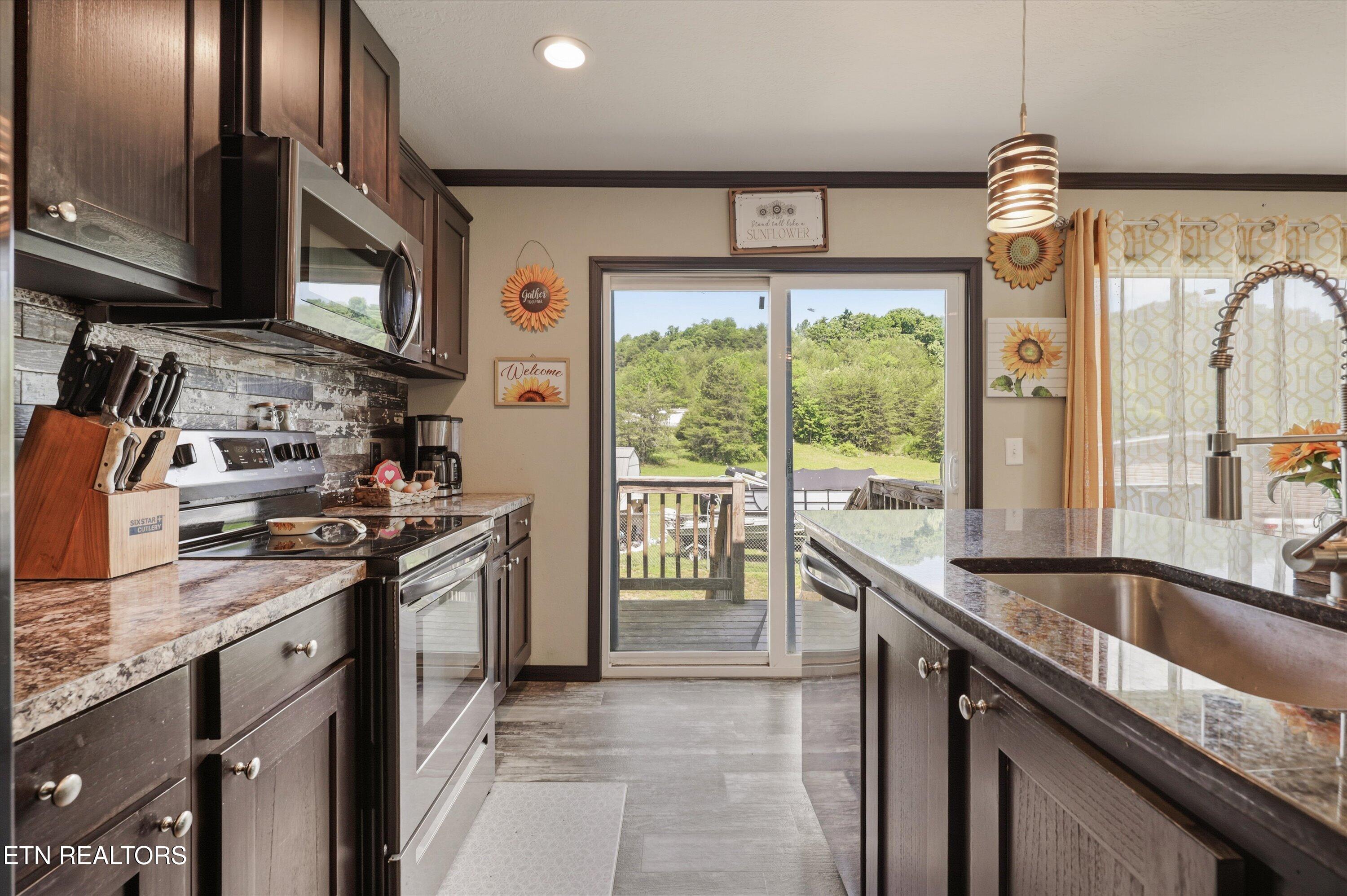 369 Possum Valley Rd