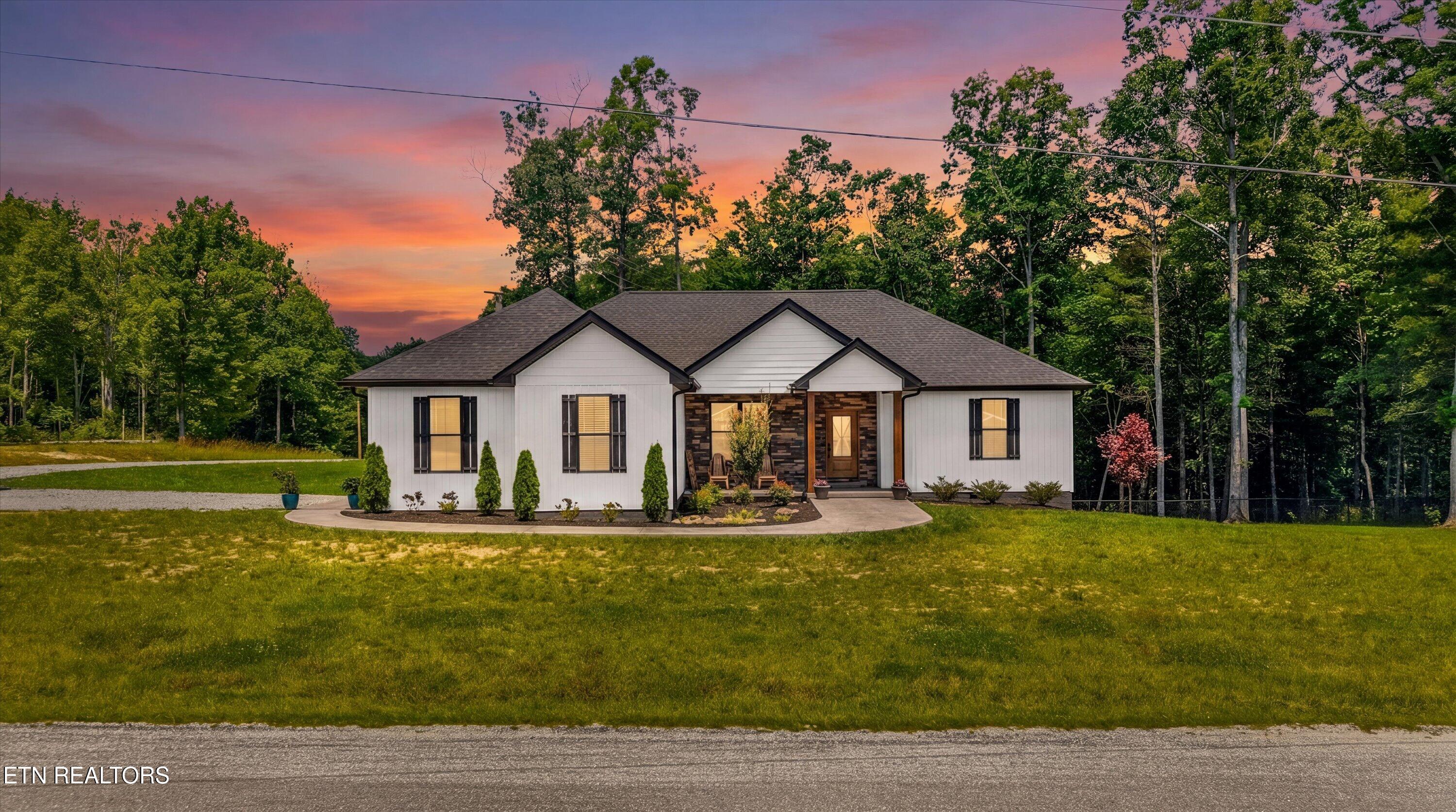 738 Toomey Falls Rd