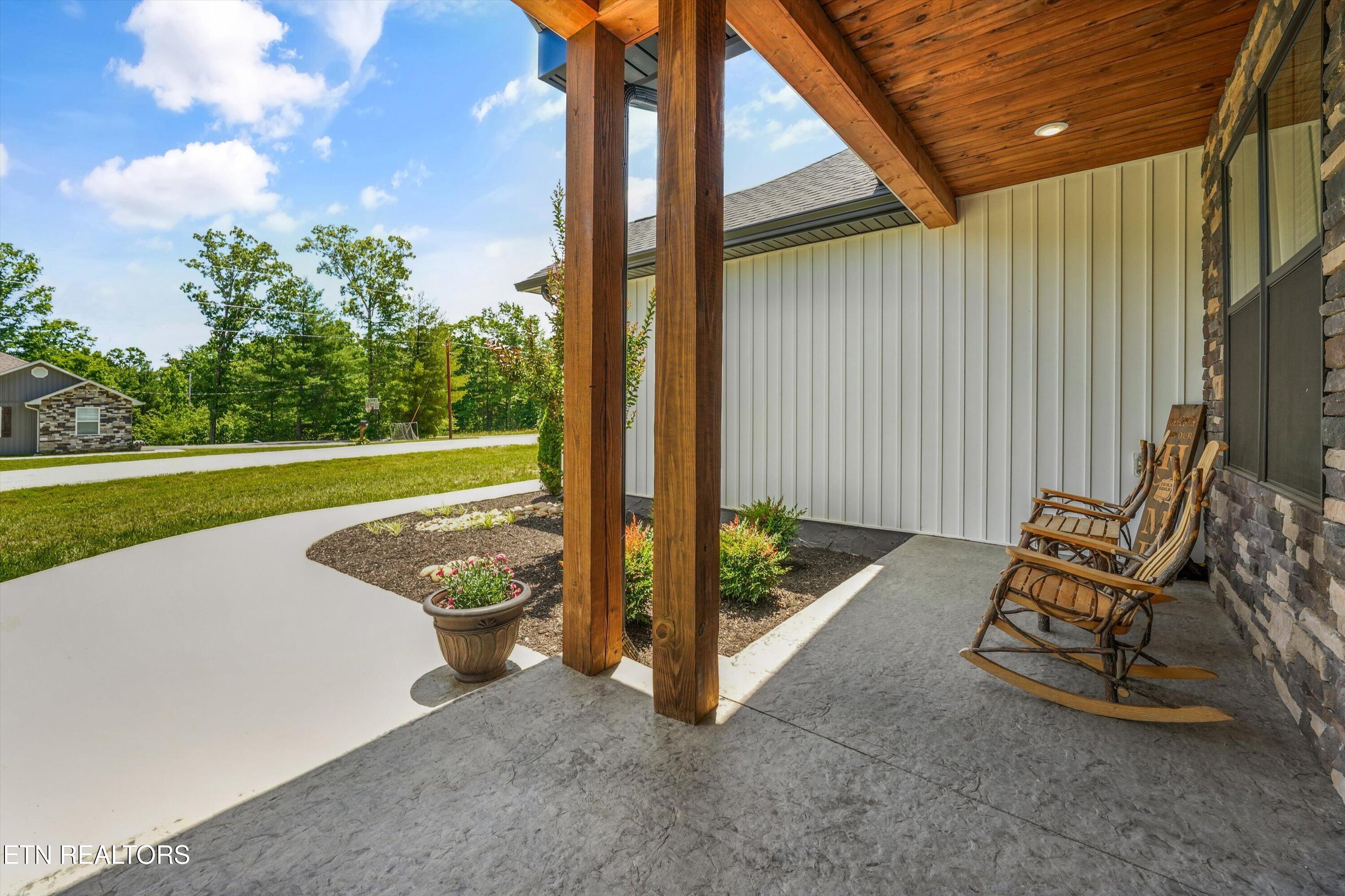 738 Toomey Falls Rd