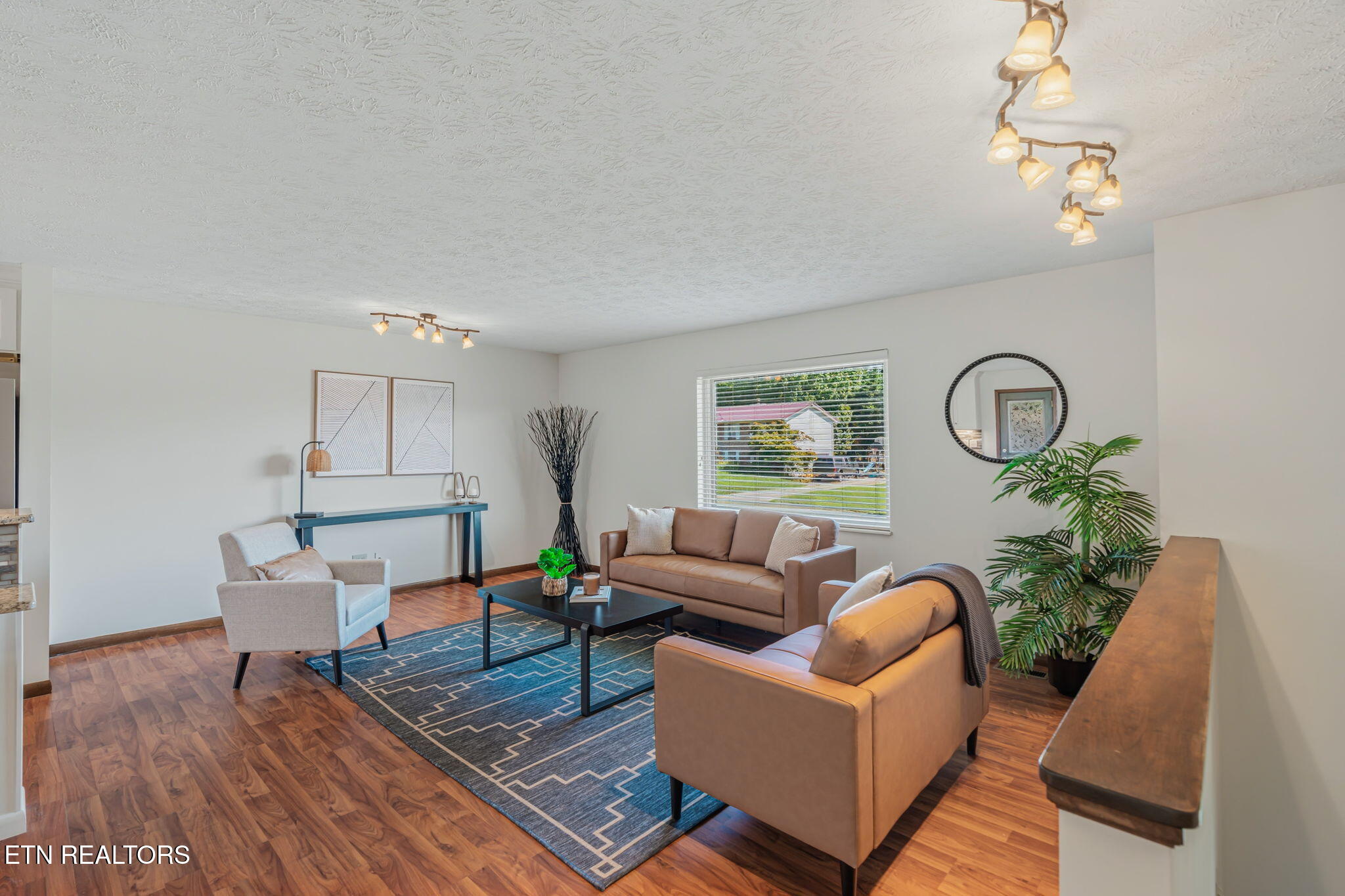 7301 Oxmoor Rd