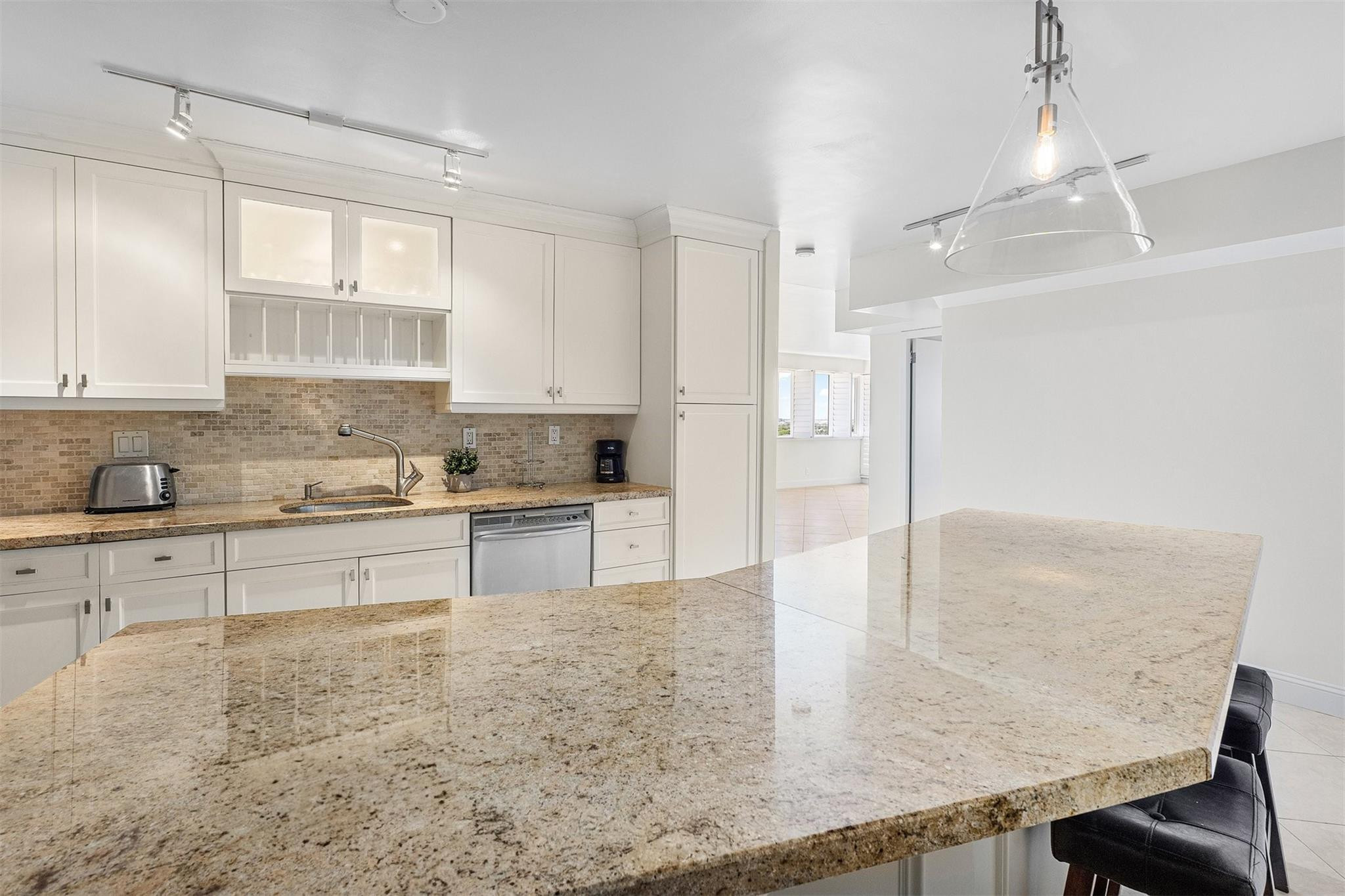 3000 Holiday Drive 1104