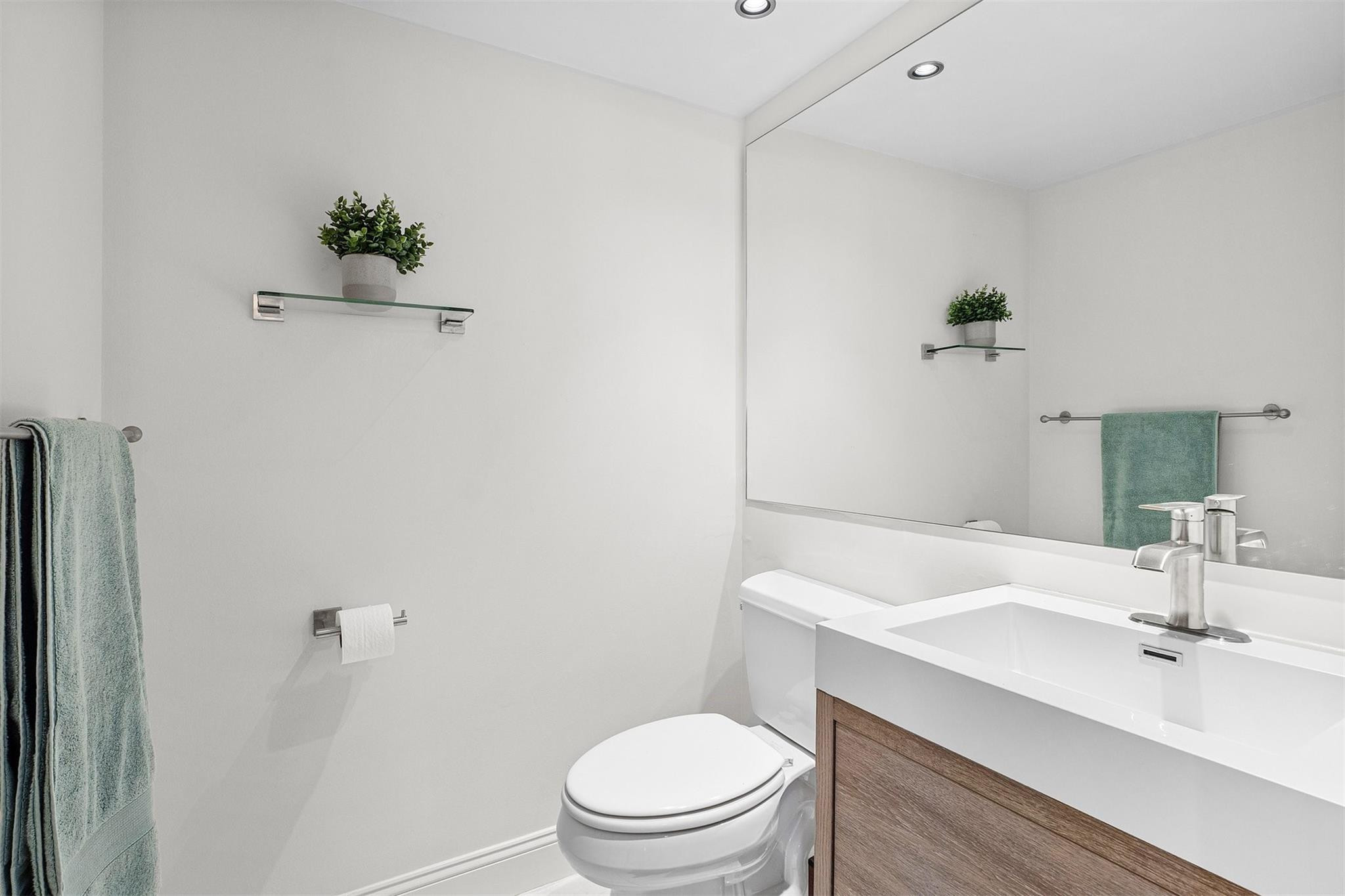 3000 Holiday Drive 1104