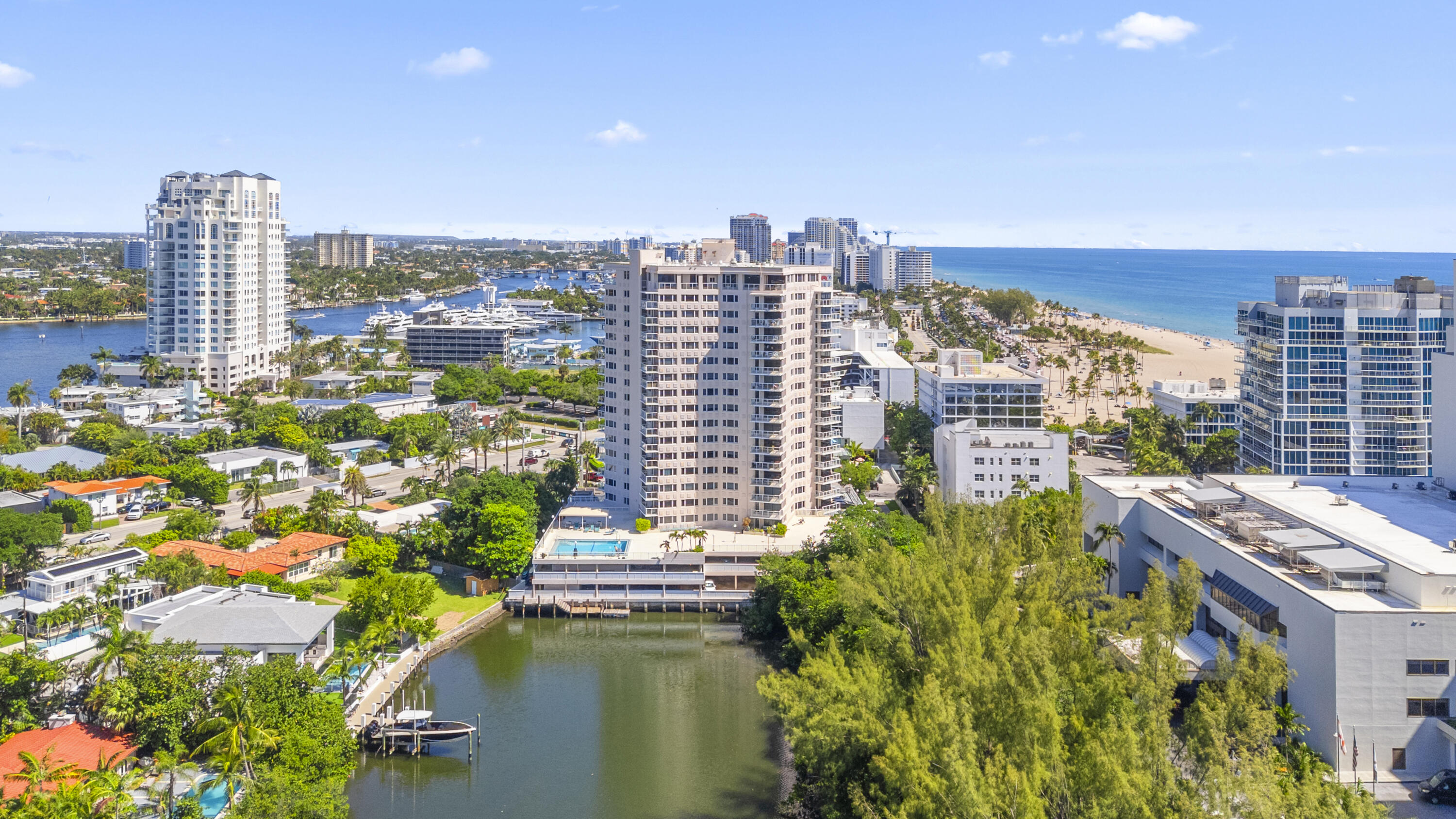 3000 Holiday Drive 1605