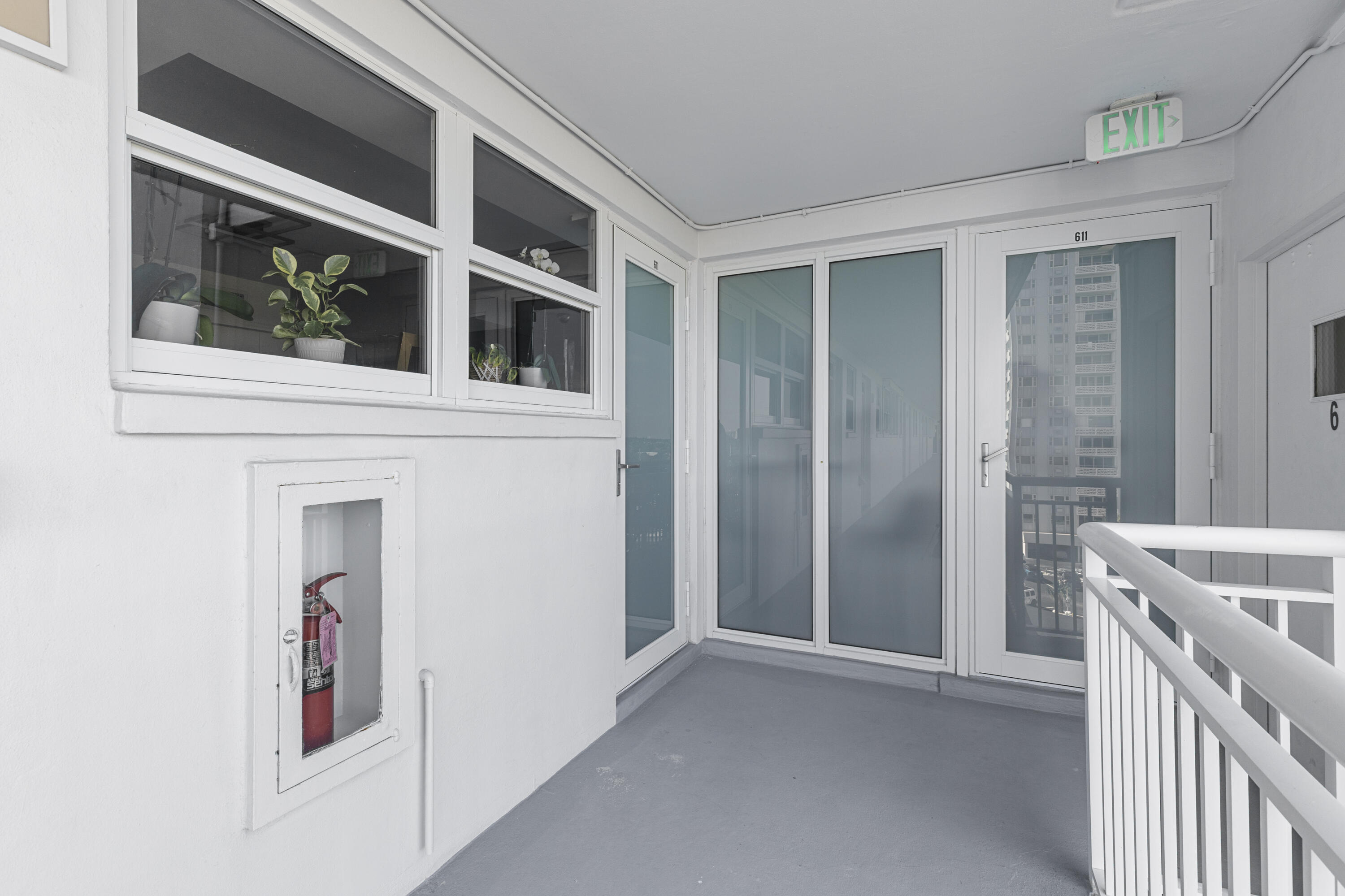 1920 S Ocean Drive 611