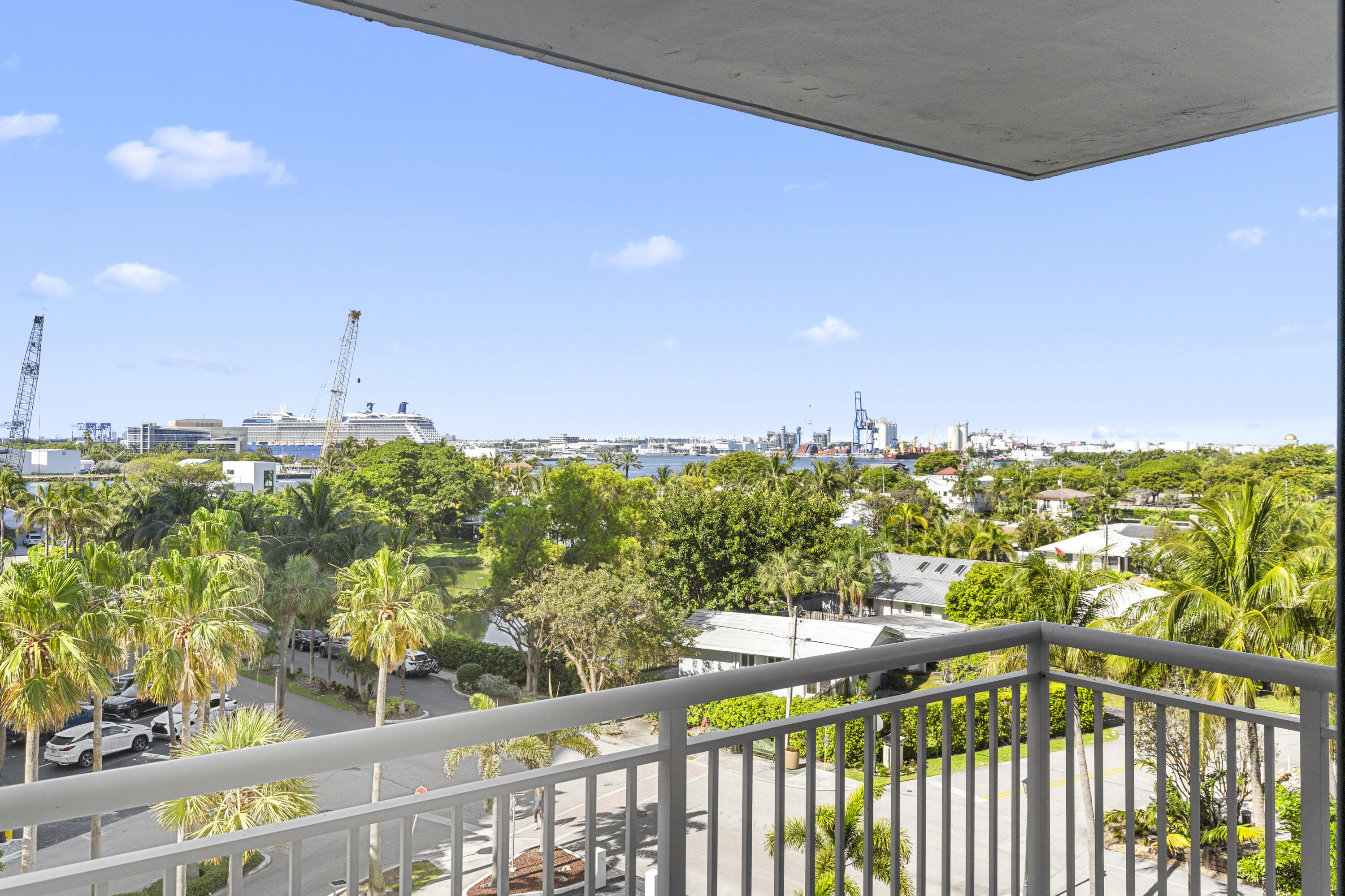 1920 S Ocean Drive 611