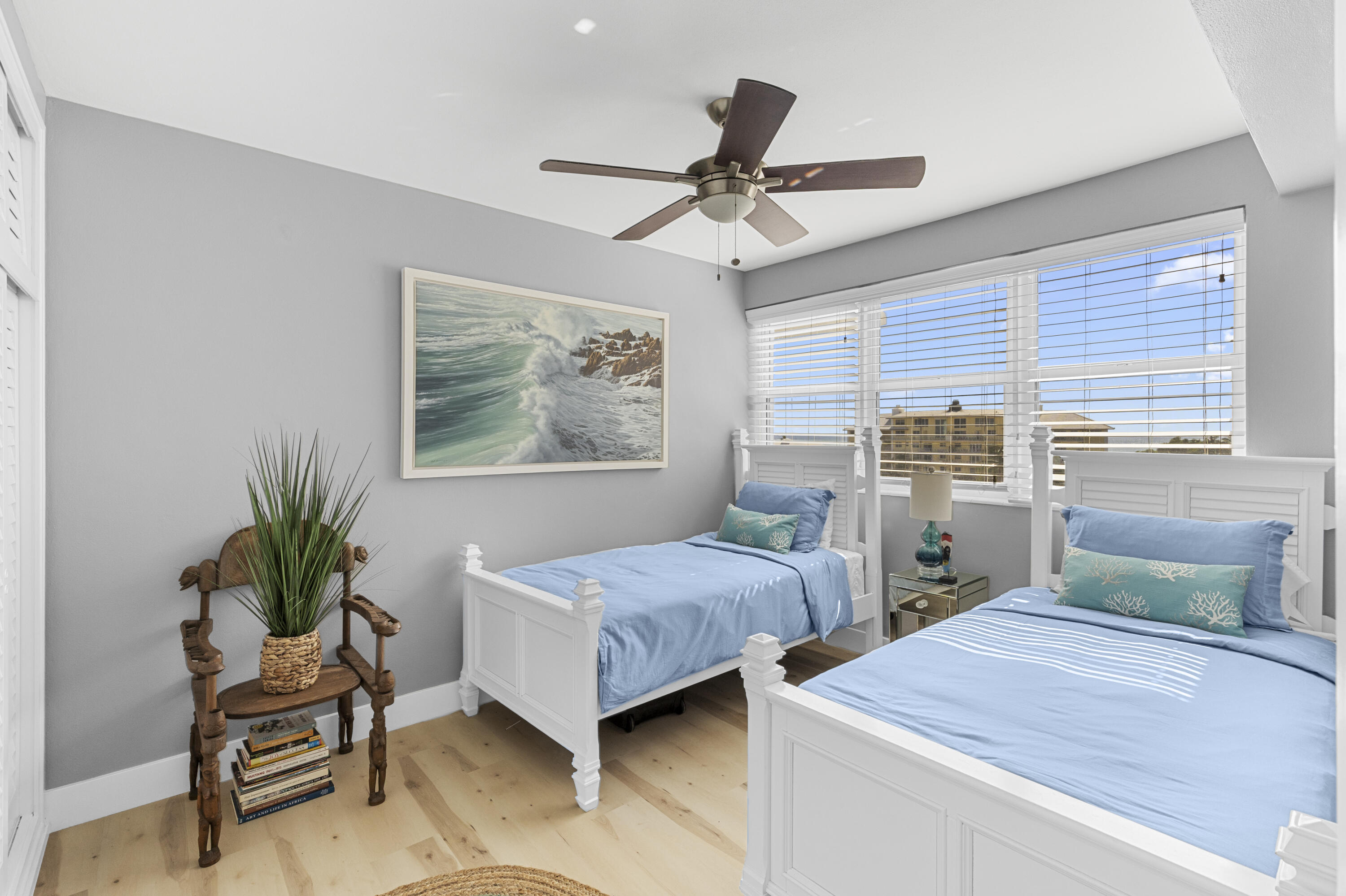 1920 S Ocean Drive 611