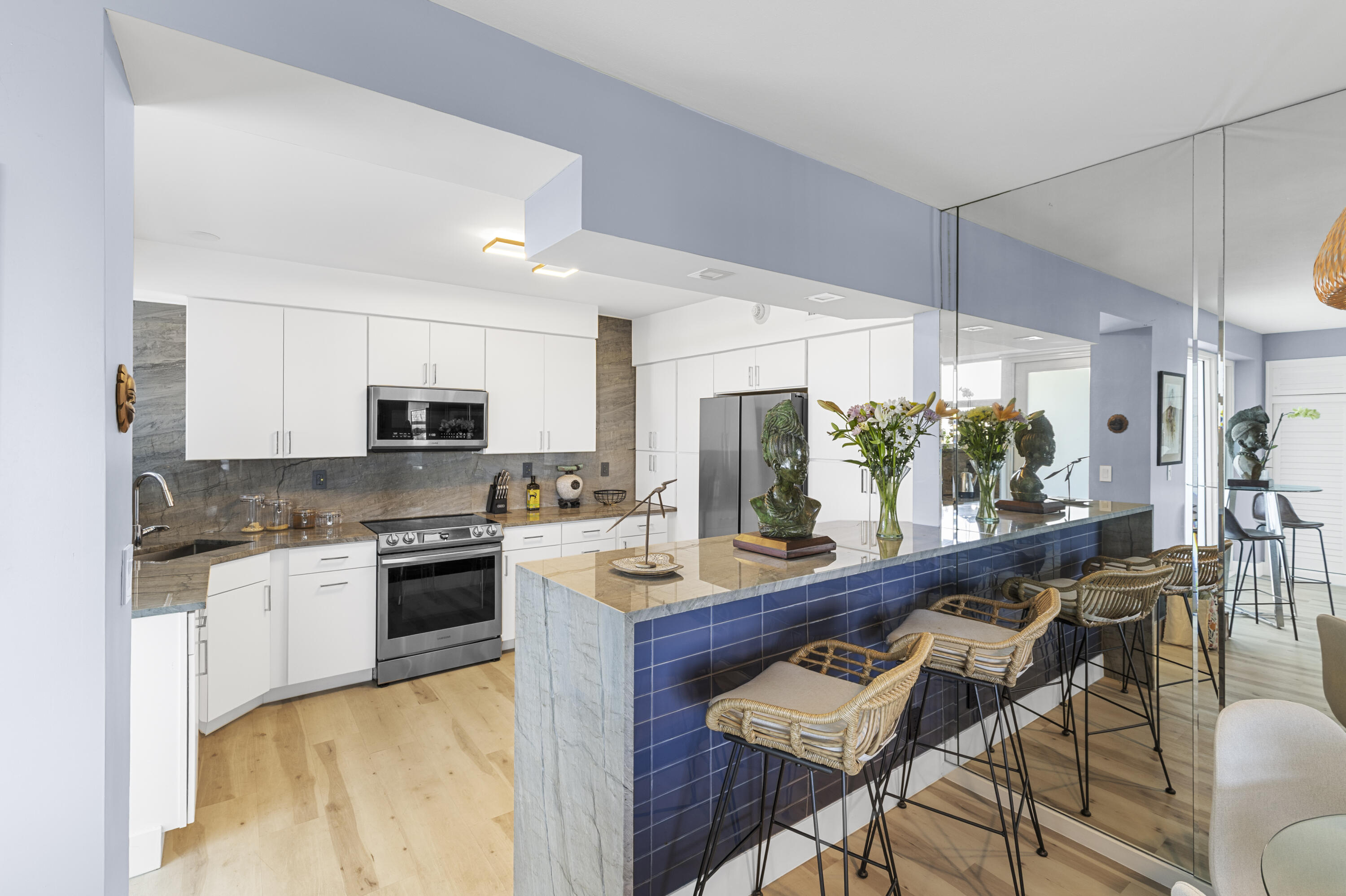 1920 S Ocean Drive 611