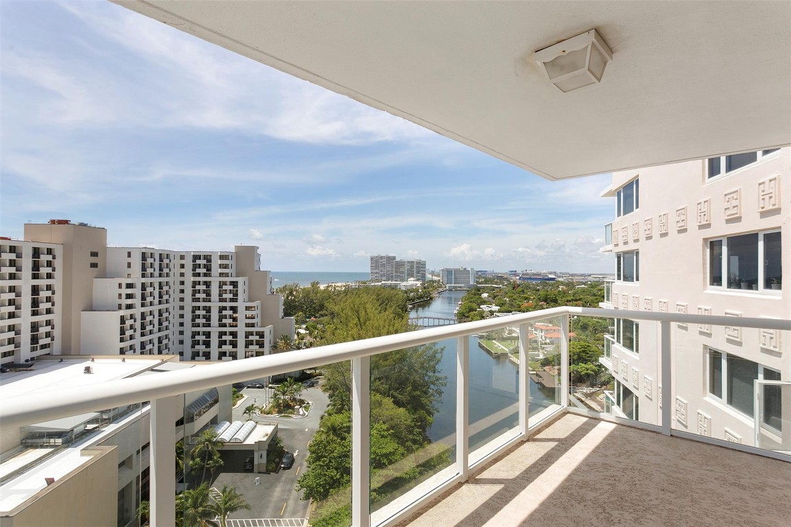 3000 Holiday Dr 1702