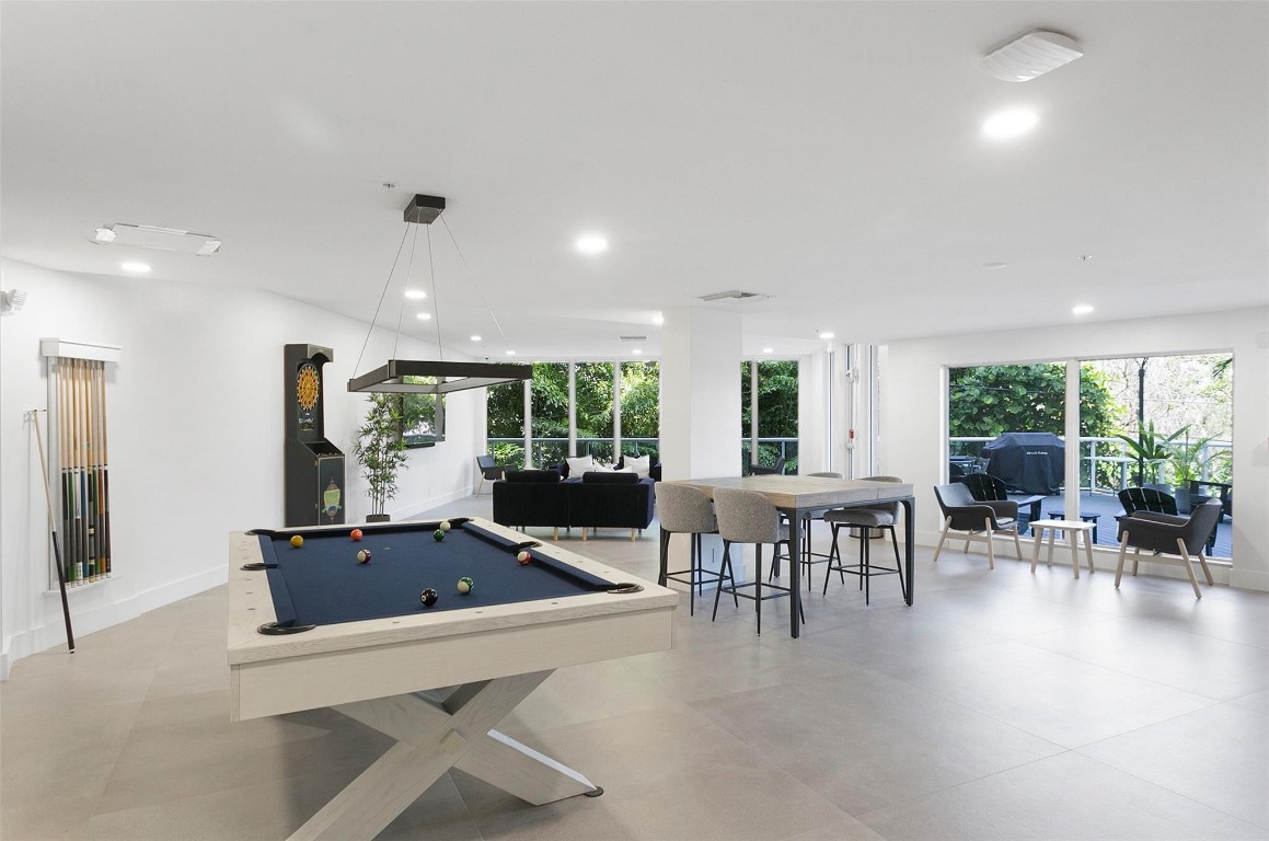 3000 Holiday Dr 1702