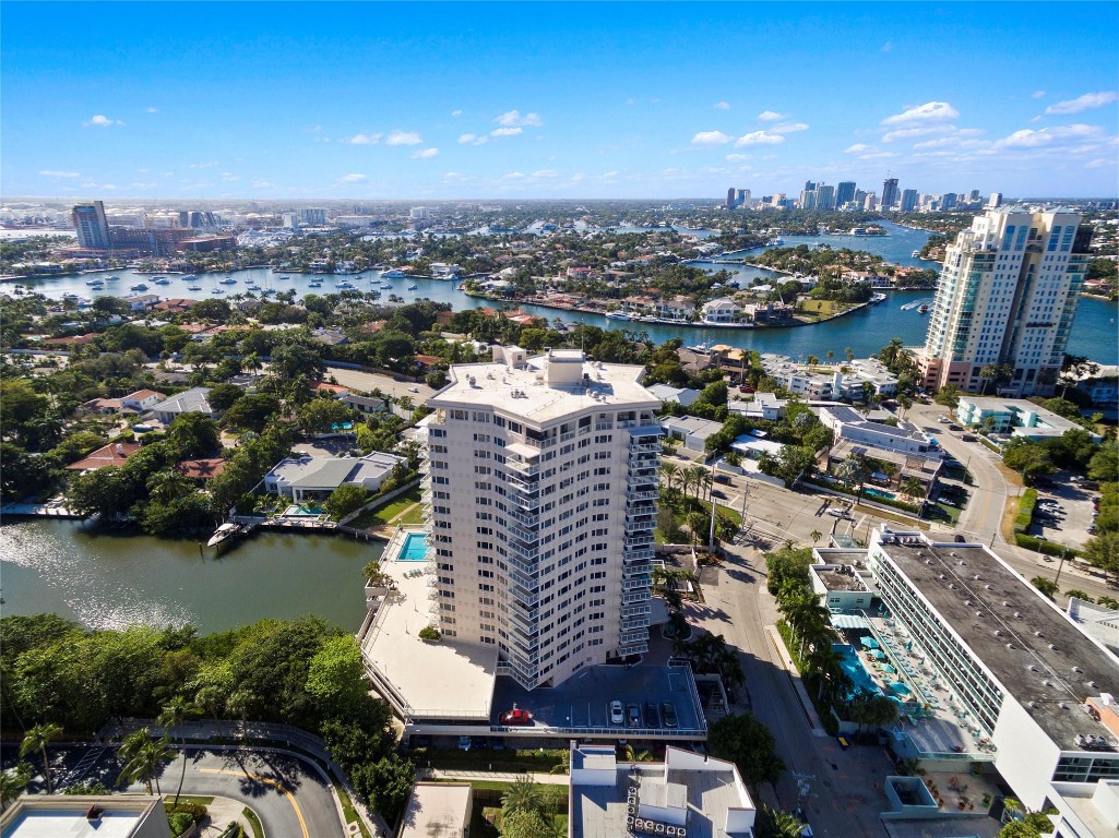 3000 Holiday Dr 1702