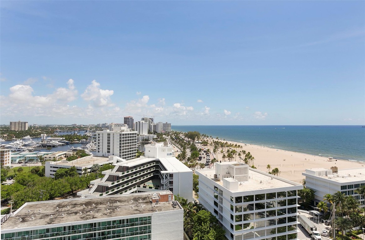 3000 Holiday Dr 1702