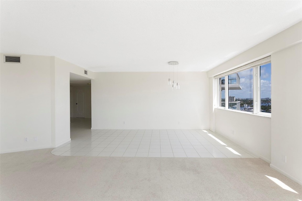 3000 Holiday Dr 1702