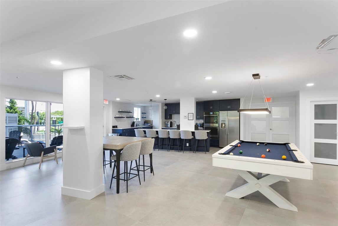 3000 Holiday Dr 1702