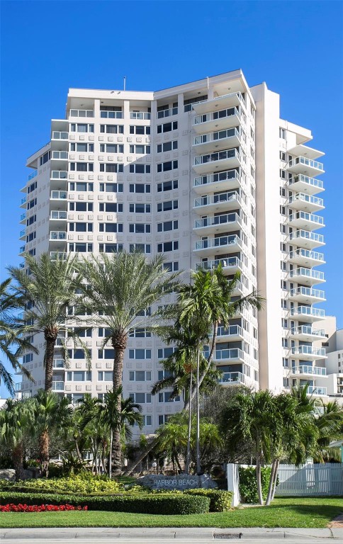 3000 Holiday Dr 1702