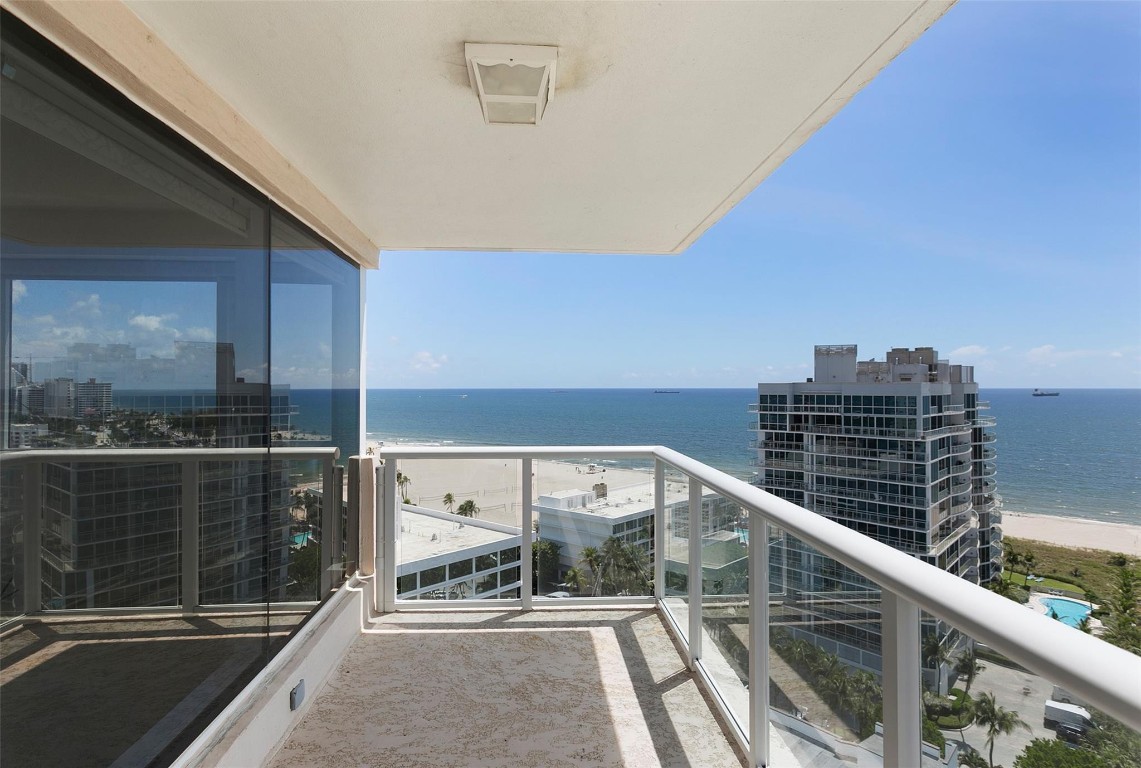 3000 Holiday Dr 1702