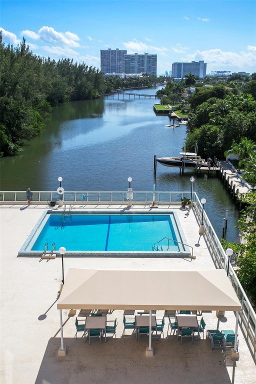 3000 Holiday Dr 1702