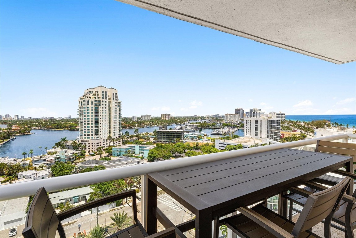 3000 Holiday Dr 1605