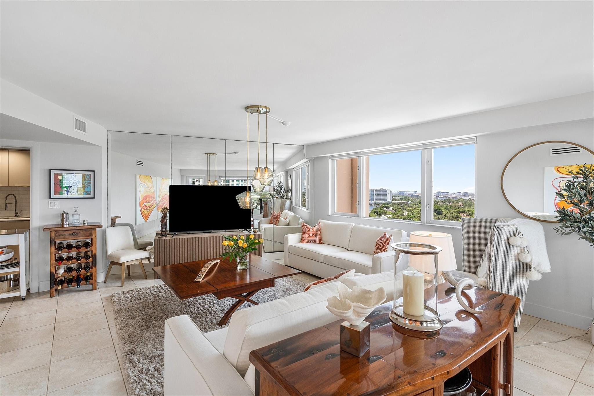 3000 Holiday Dr 1605