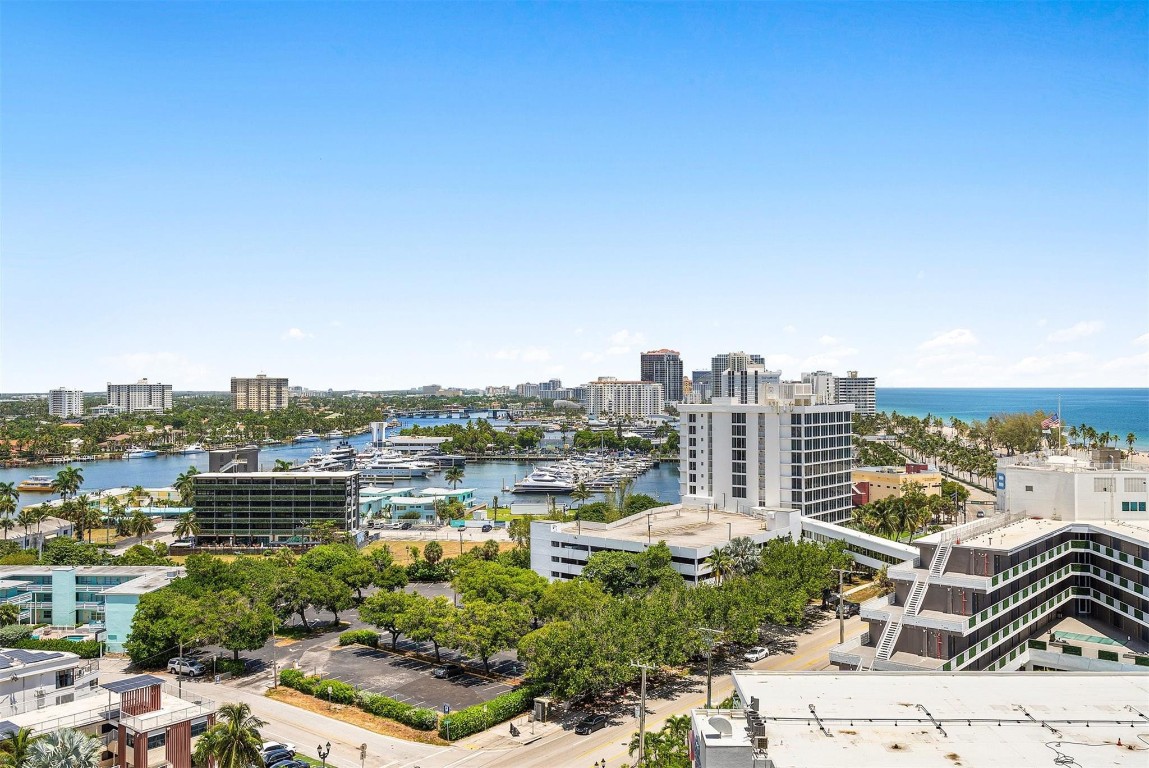 3000 Holiday Dr 1605