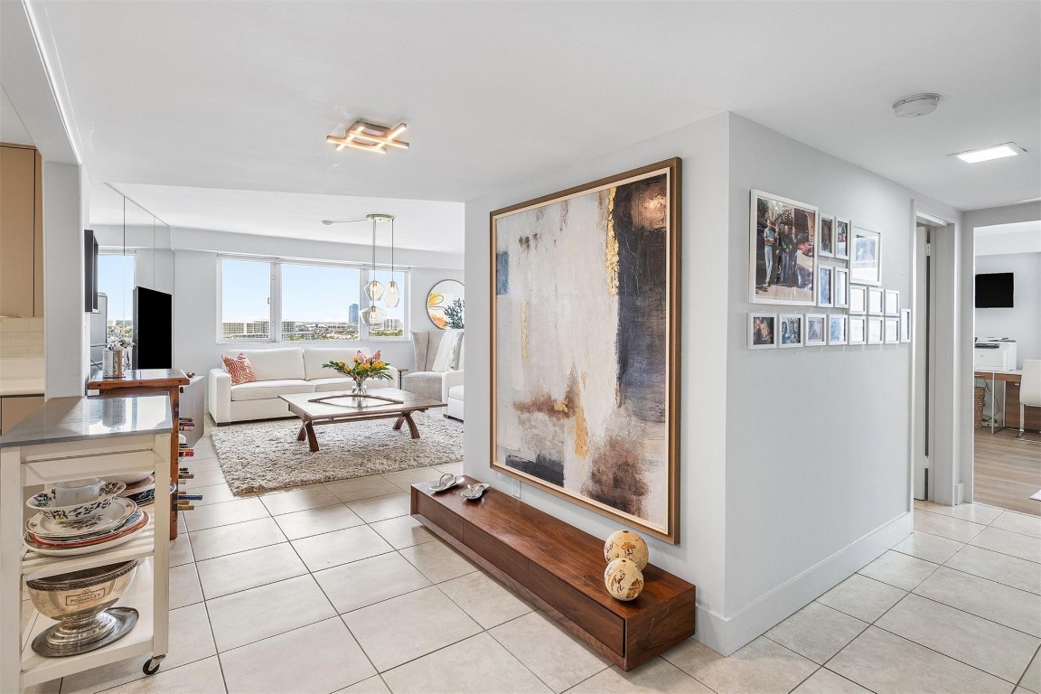 3000 Holiday Dr 1605