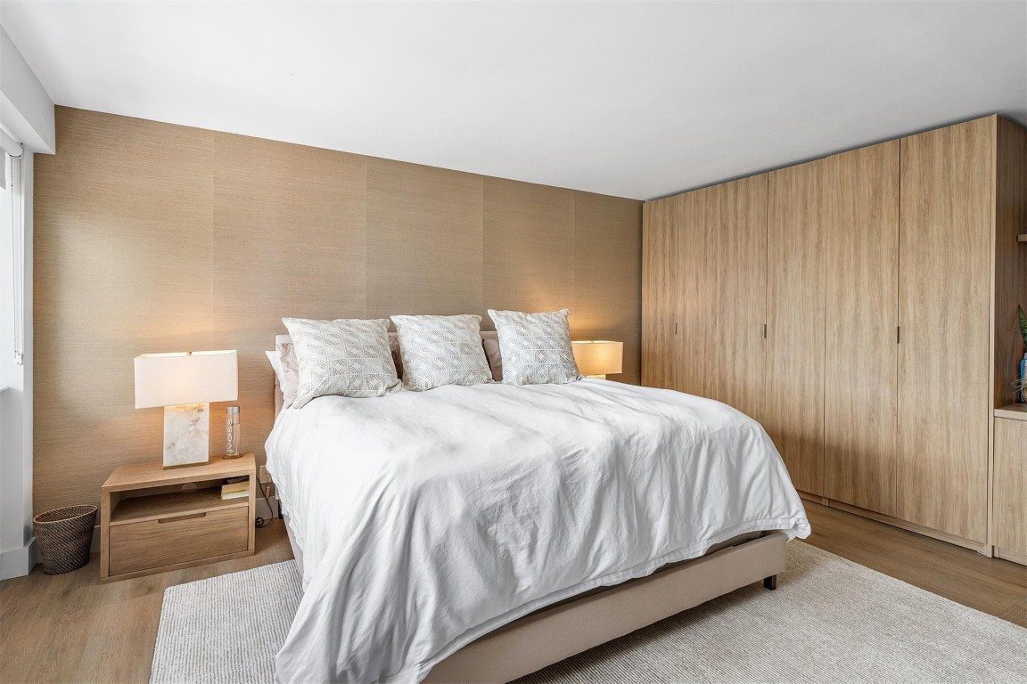 3000 Holiday Dr 1605