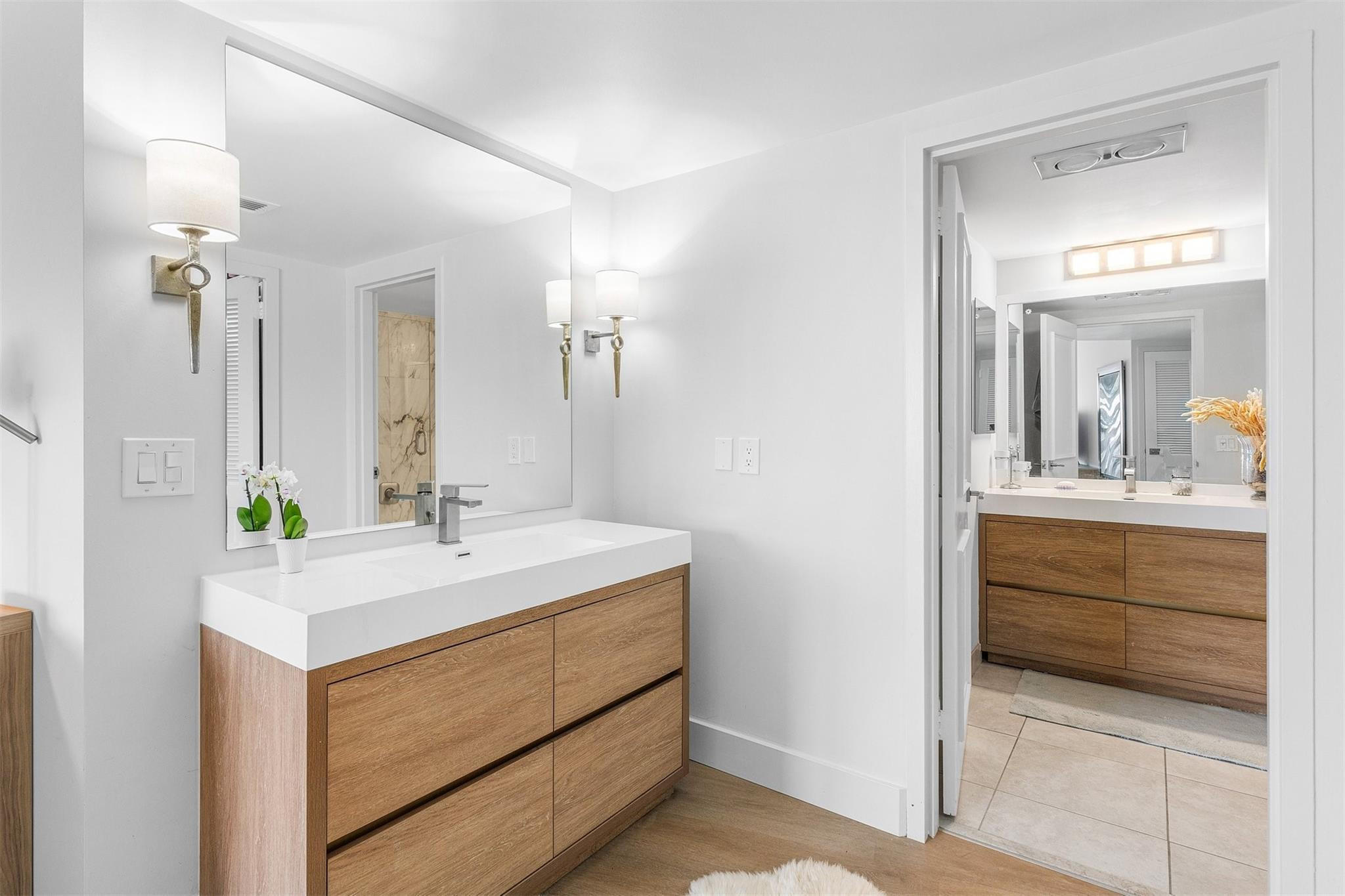 3000 Holiday Dr 1605